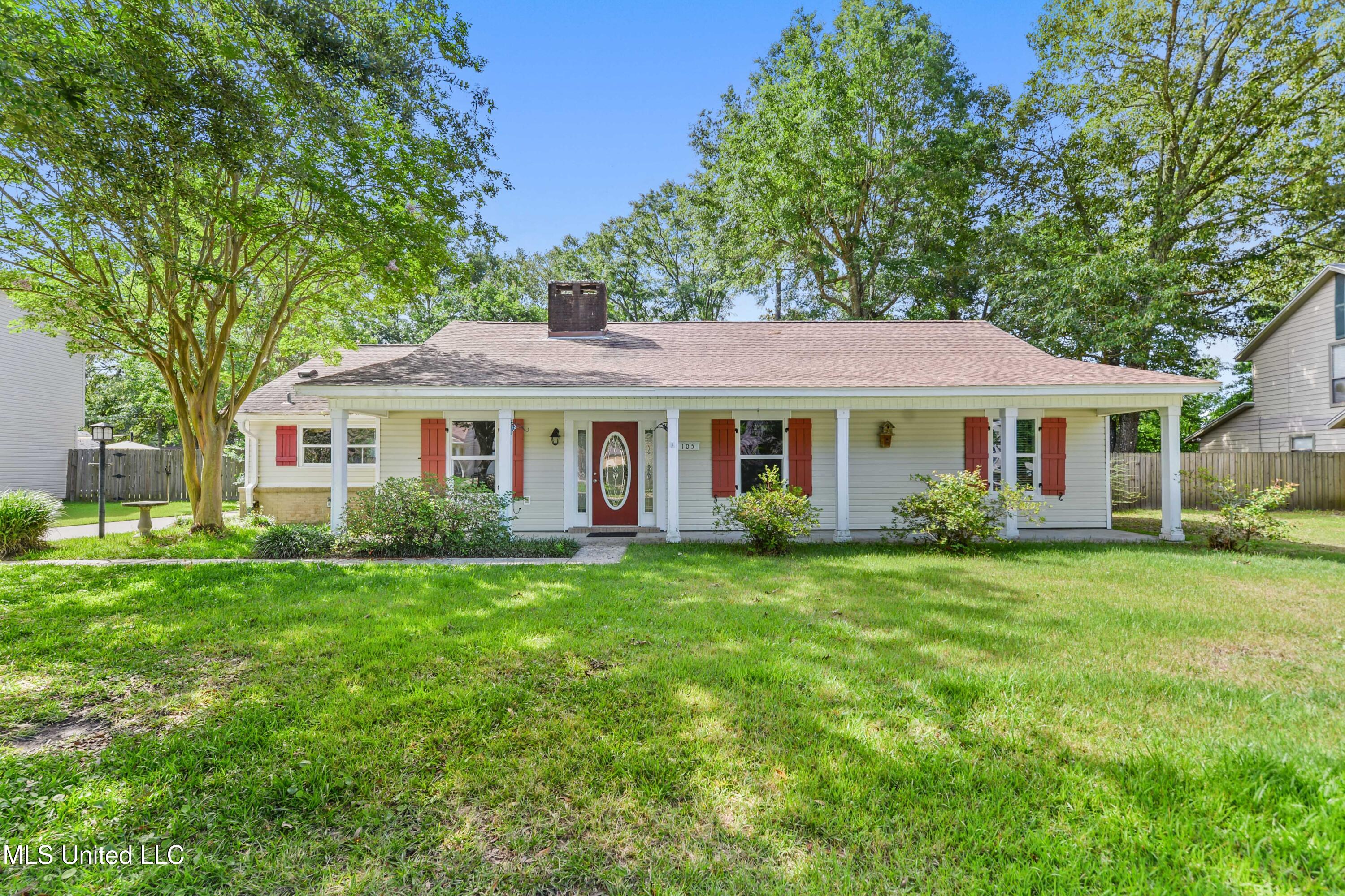 105 Laurie Court, Ocean Springs, Mississippi image 1