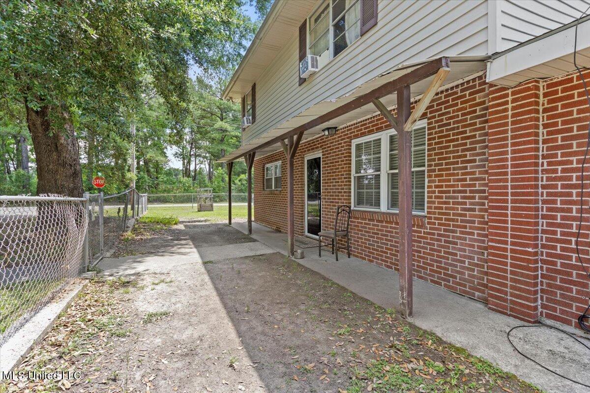 6005 Cypress Drive, Kiln, Mississippi image 2