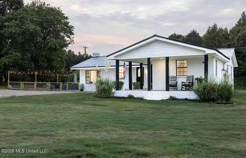 Homes For Sale - 4336 S Red Banks Road<br/> Marshall County, Byhalia, MS 38611