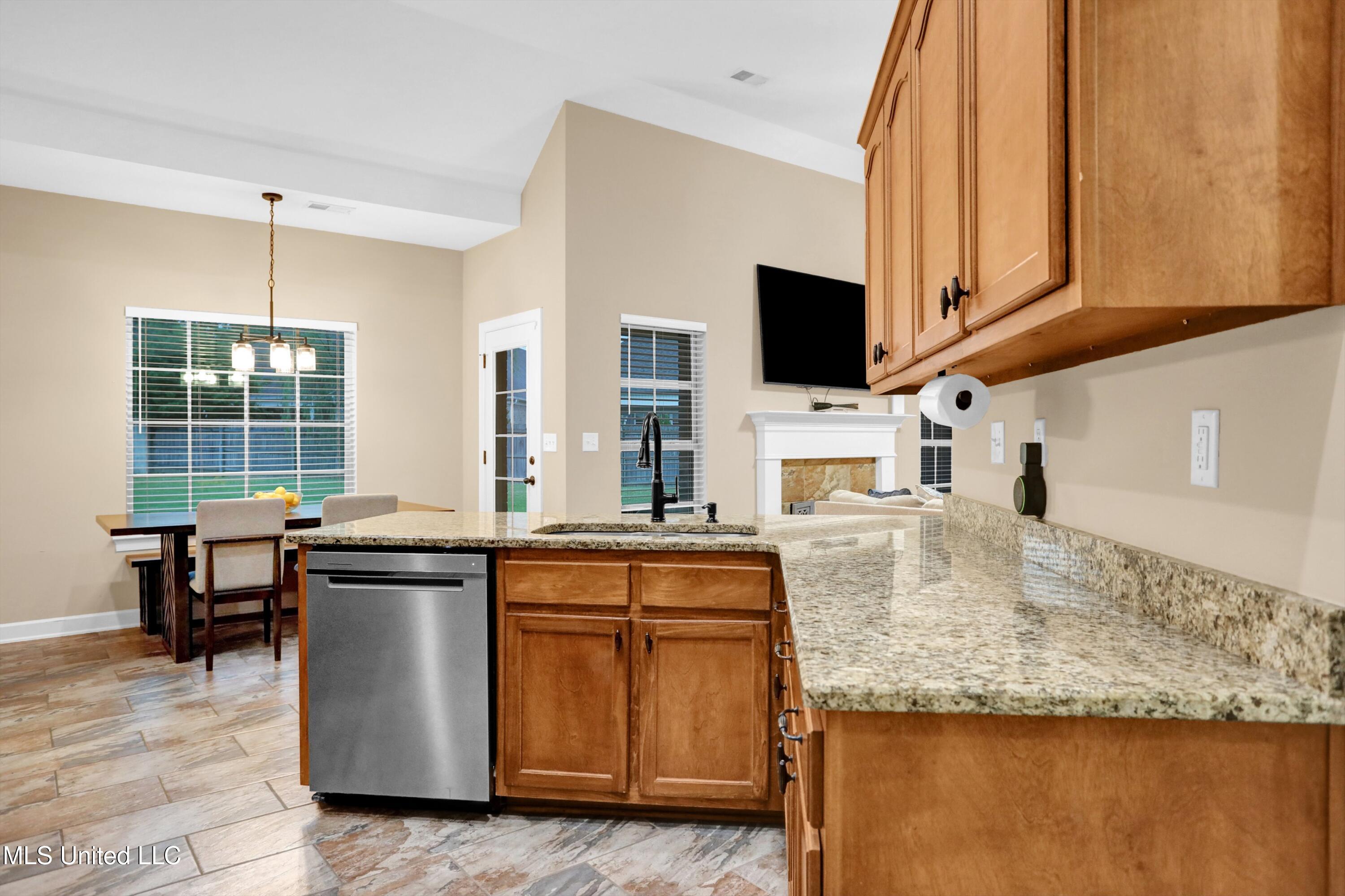 4813 Rosepetal Cove, Southaven, Mississippi image 12