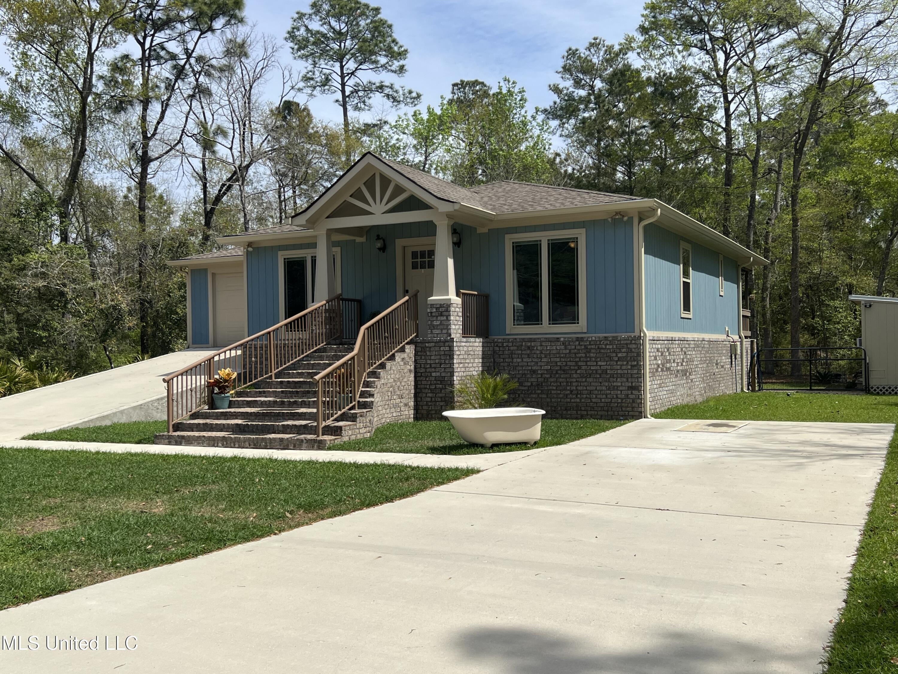 1020 Margaret Street, Ocean Springs, Mississippi image 5