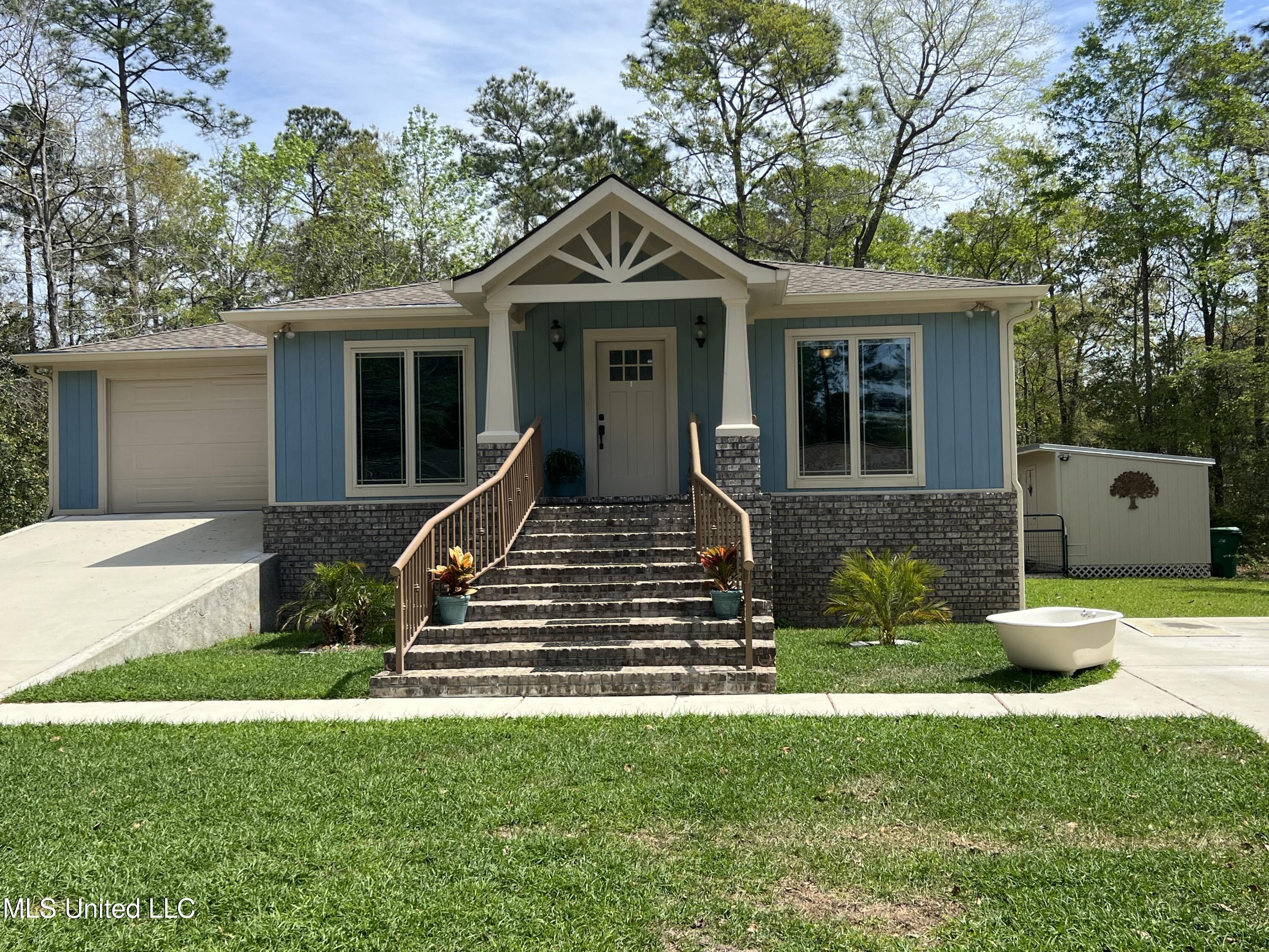 1020 Margaret Street, Ocean Springs, Mississippi image 4