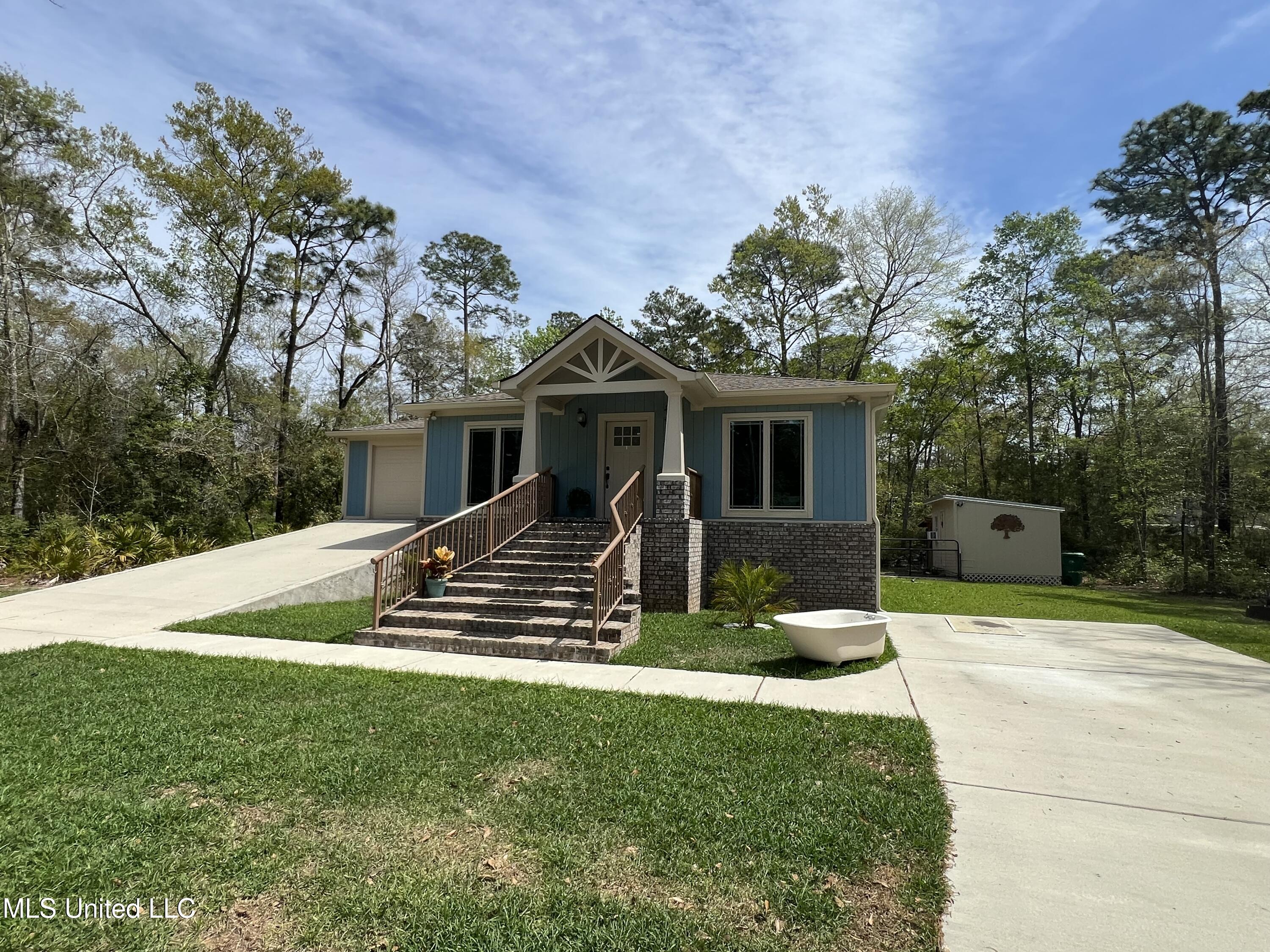 1020 Margaret Street, Ocean Springs, Mississippi image 9