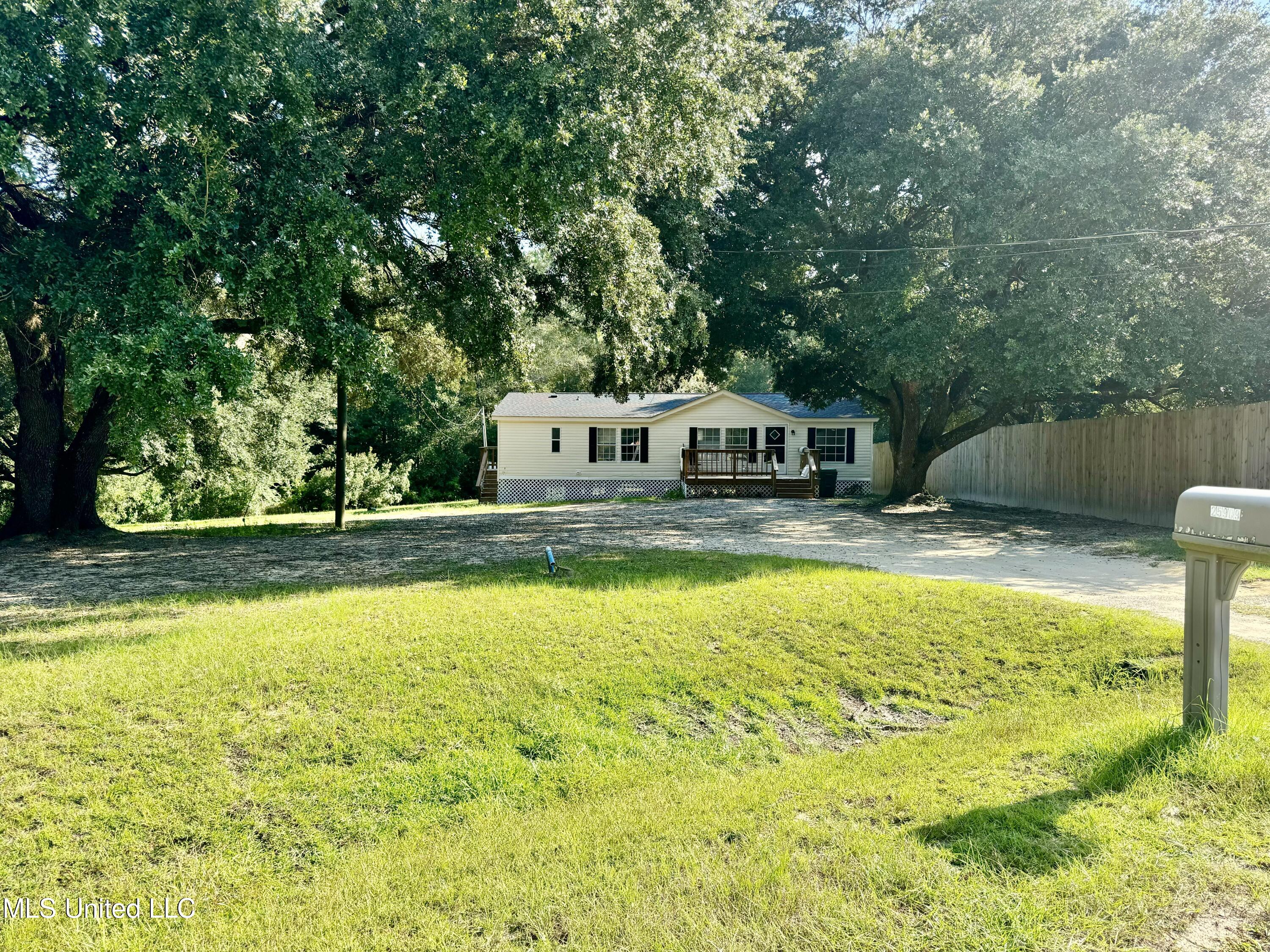 25909 Longvue Drive, Picayune, Mississippi image 3