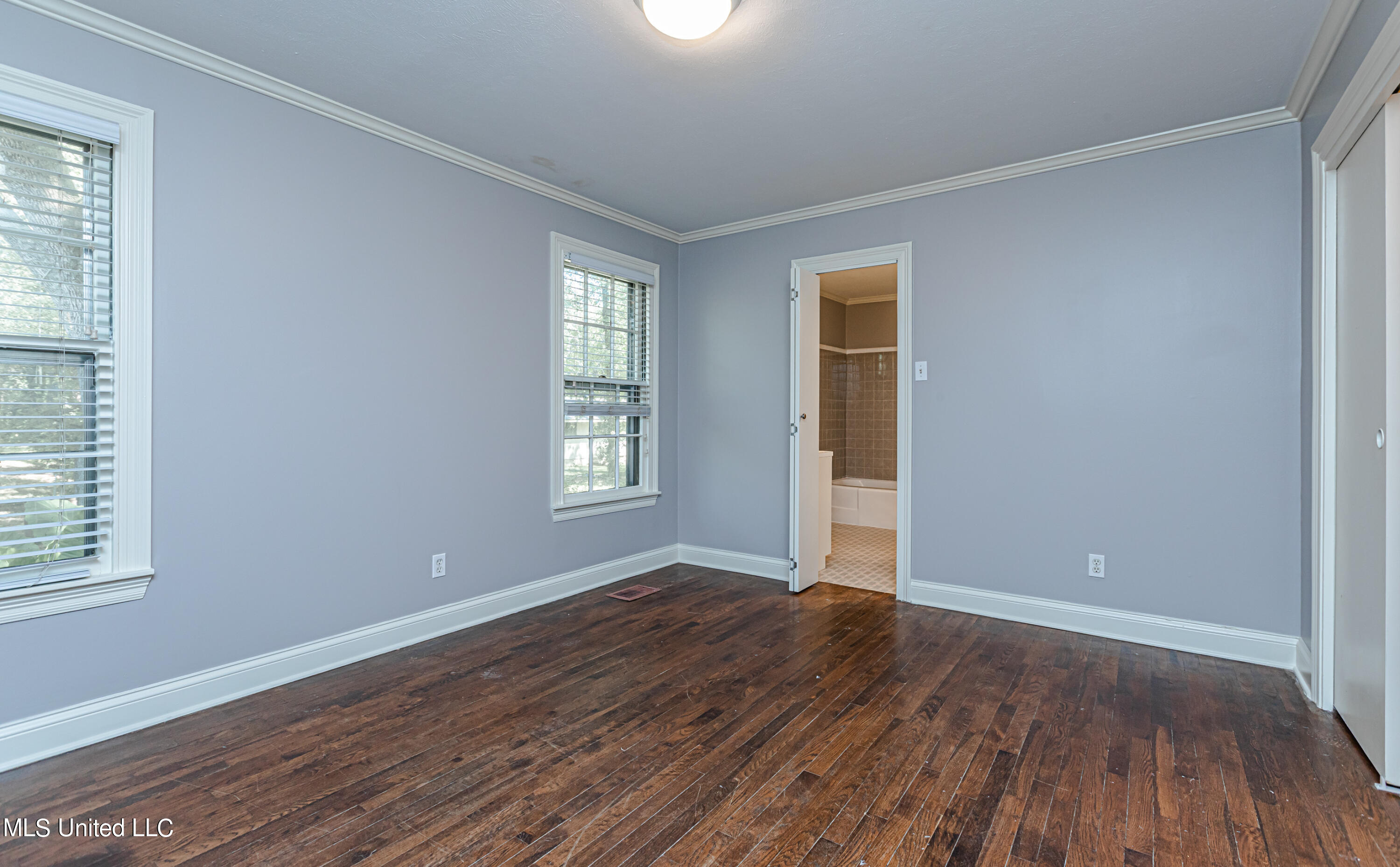 Jackson, Mississippi 39211, United States, 3 Bedrooms Bedrooms, ,3 BathroomsBathrooms,Residential,Pending,74335