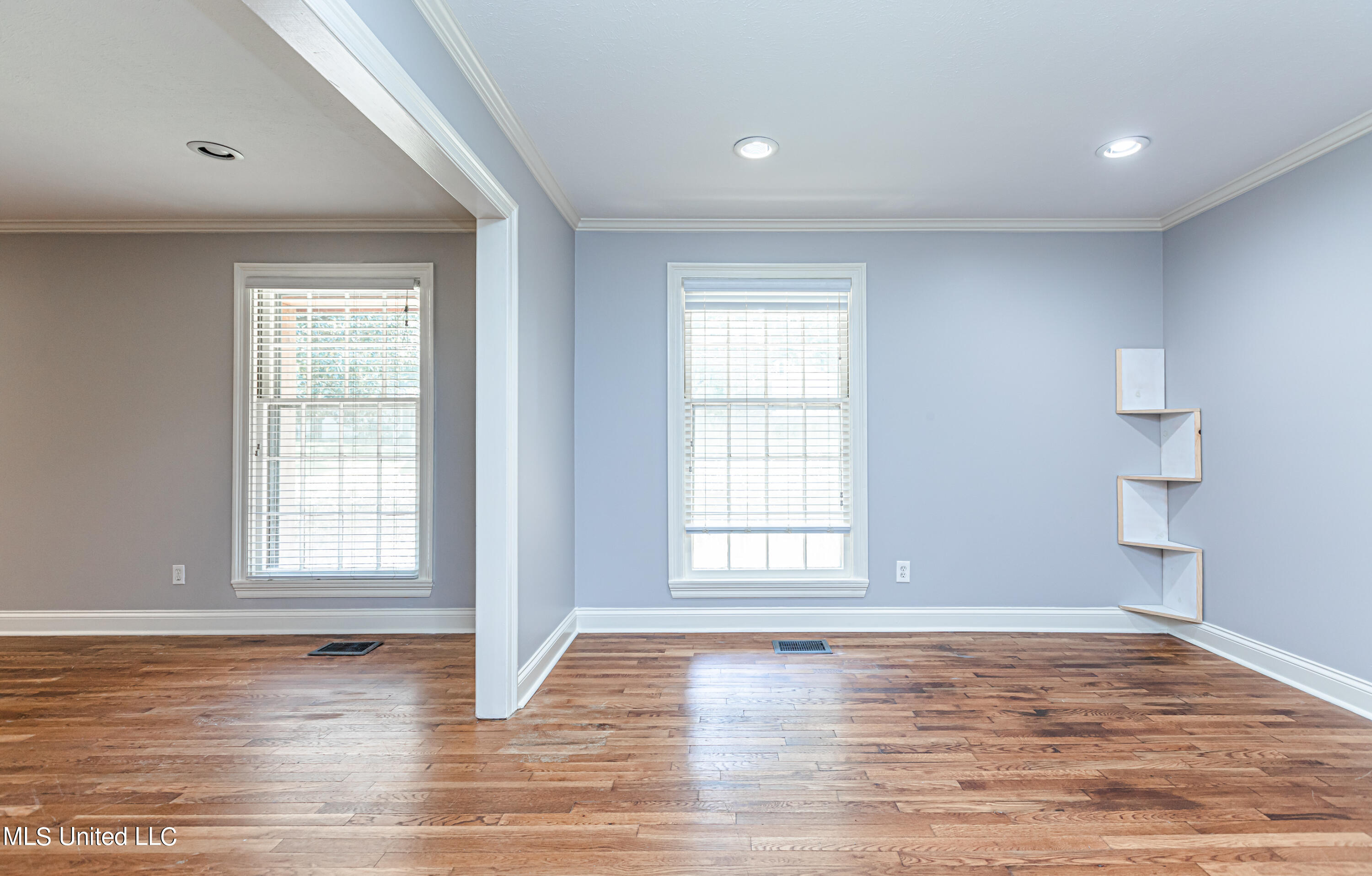 Jackson, Mississippi 39211, United States, 3 Bedrooms Bedrooms, ,3 BathroomsBathrooms,Residential,Pending,74335