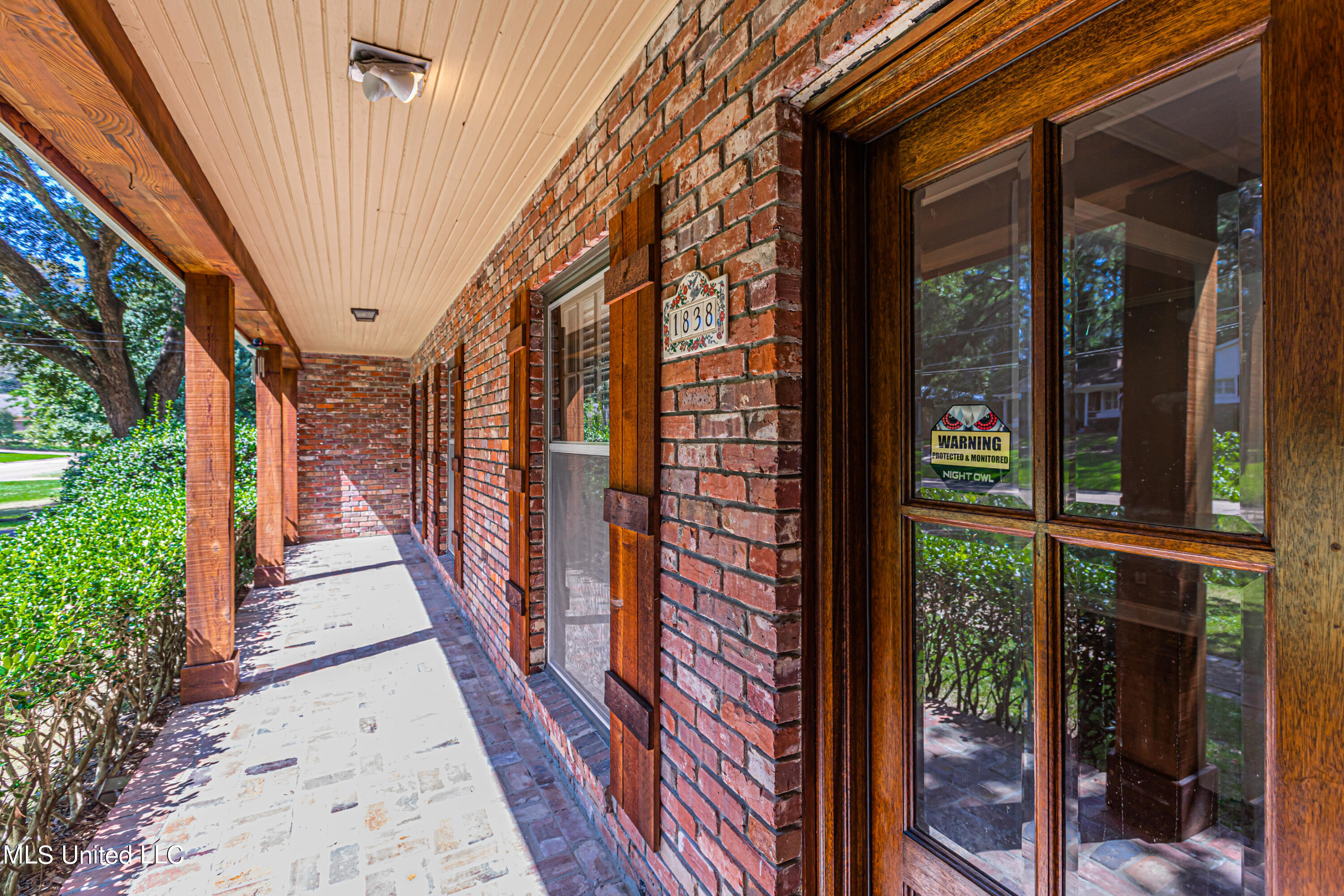 Jackson, Mississippi 39211, United States, 3 Bedrooms Bedrooms, ,3 BathroomsBathrooms,Residential,Pending,74335