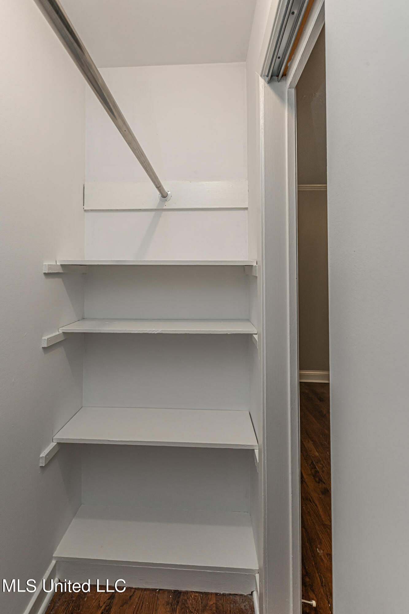 Jackson, Mississippi 39211, United States, 3 Bedrooms Bedrooms, ,3 BathroomsBathrooms,Residential,Pending,74335