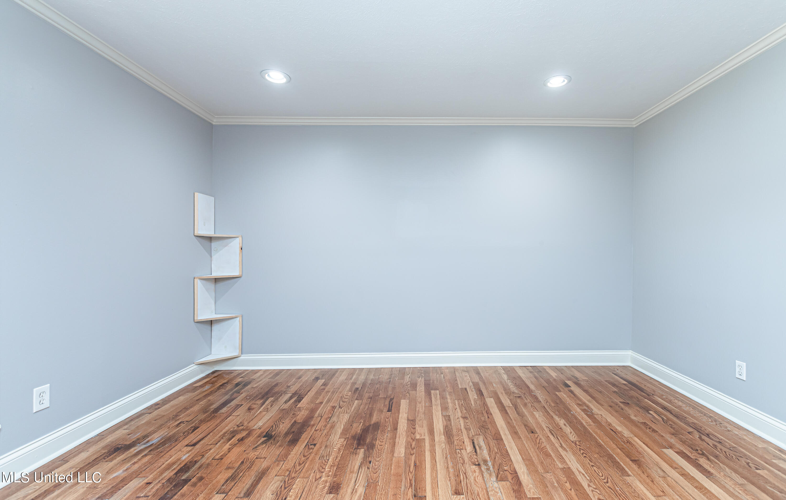 Jackson, Mississippi 39211, United States, 3 Bedrooms Bedrooms, ,3 BathroomsBathrooms,Residential,Pending,74335