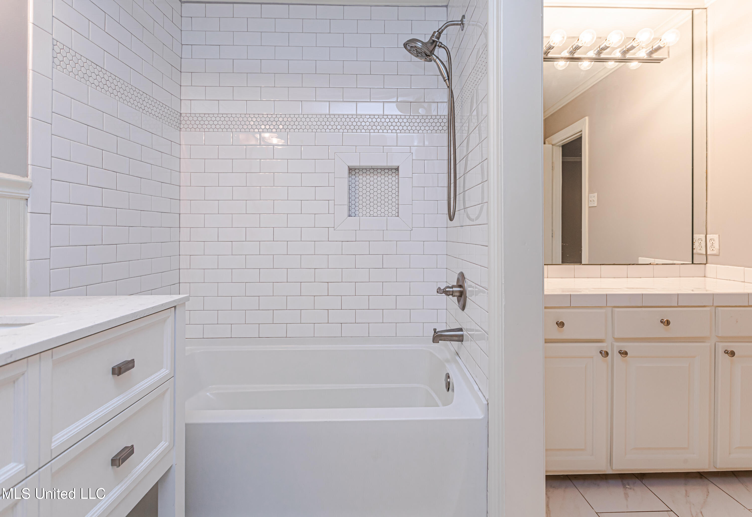 Jackson, Mississippi 39211, United States, 3 Bedrooms Bedrooms, ,3 BathroomsBathrooms,Residential,Pending,74335