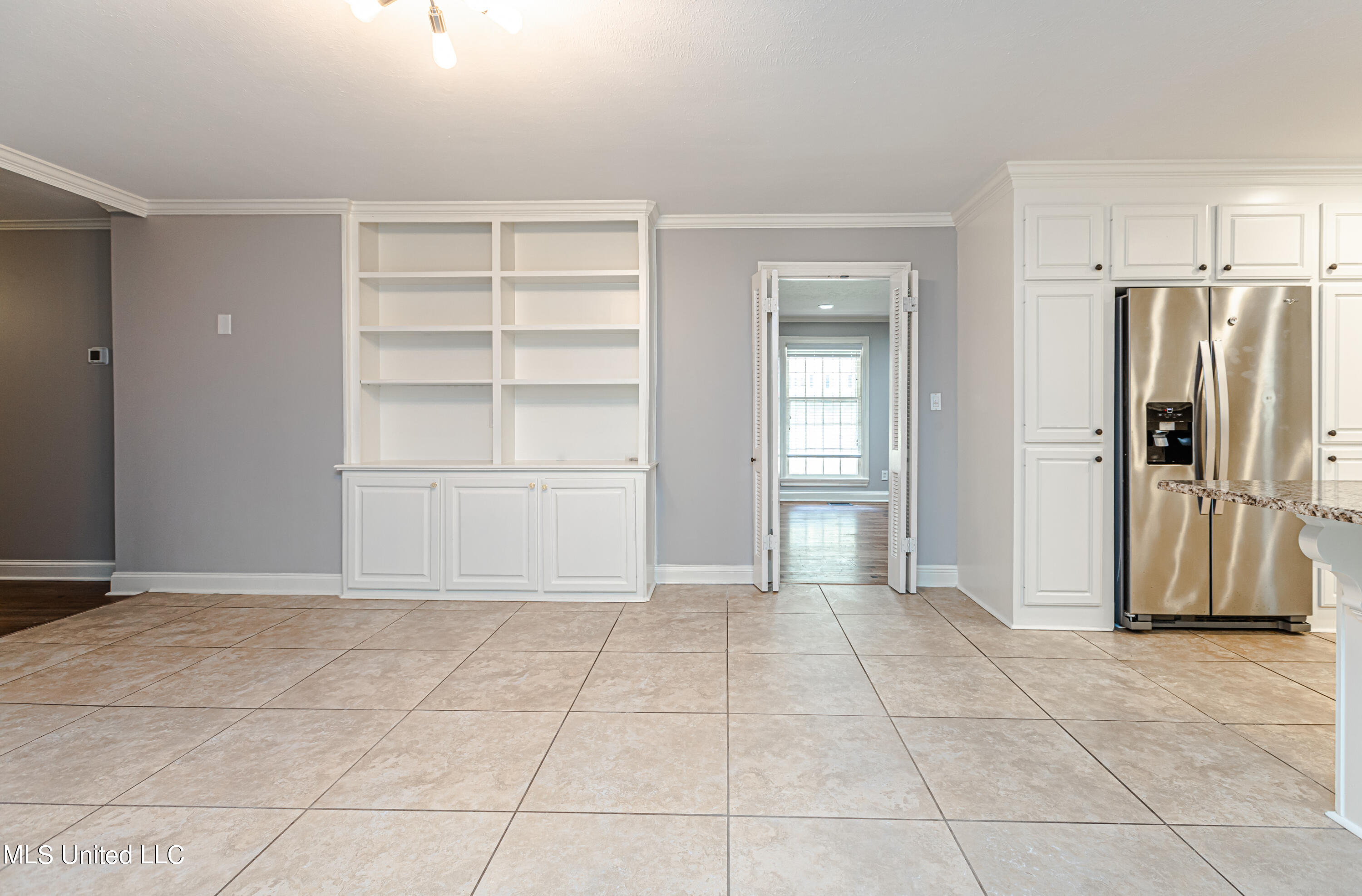 Jackson, Mississippi 39211, United States, 3 Bedrooms Bedrooms, ,3 BathroomsBathrooms,Residential,Pending,74335