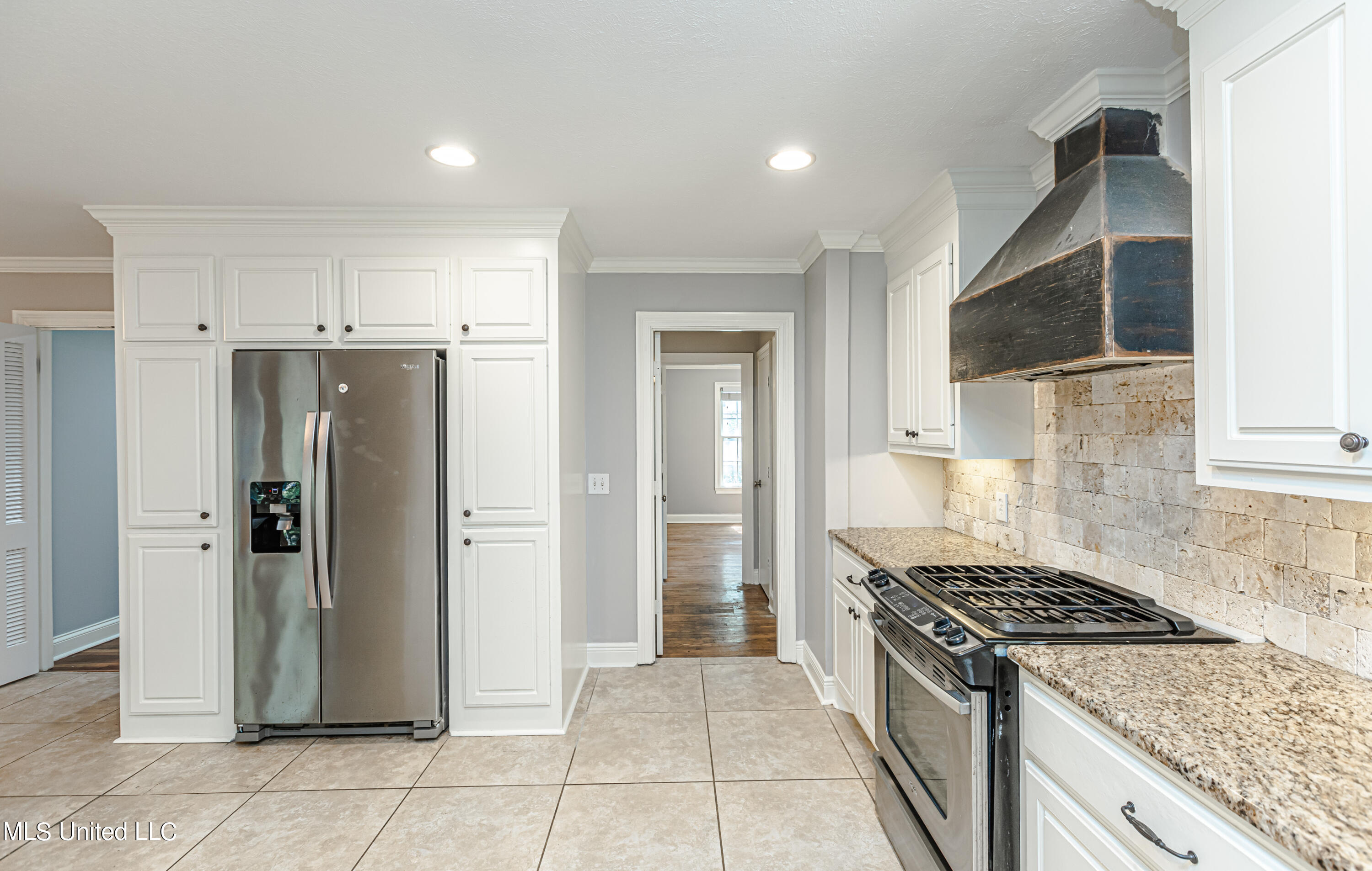 Jackson, Mississippi 39211, United States, 3 Bedrooms Bedrooms, ,3 BathroomsBathrooms,Residential,Pending,74335