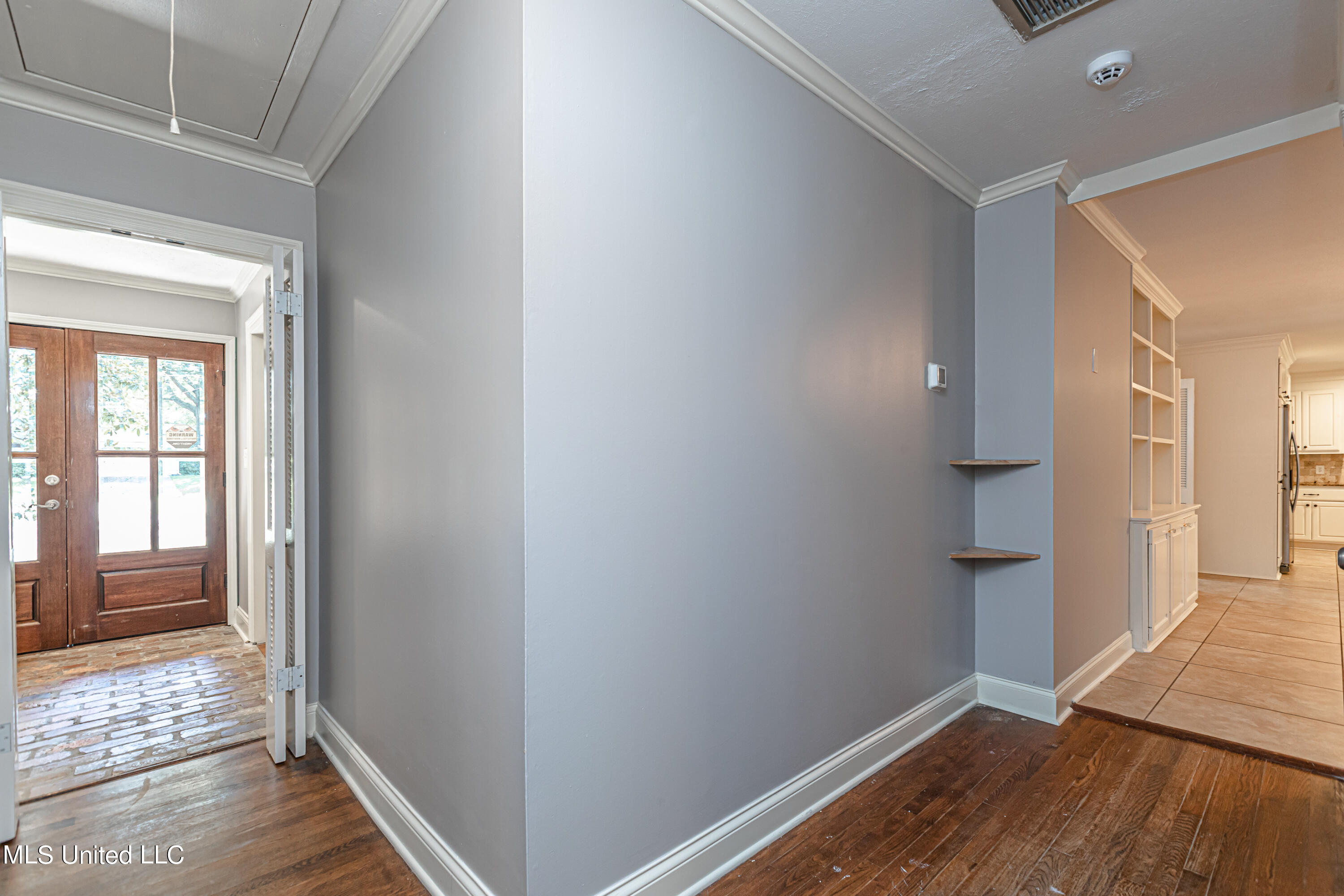 Jackson, Mississippi 39211, United States, 3 Bedrooms Bedrooms, ,3 BathroomsBathrooms,Residential,Pending,74335