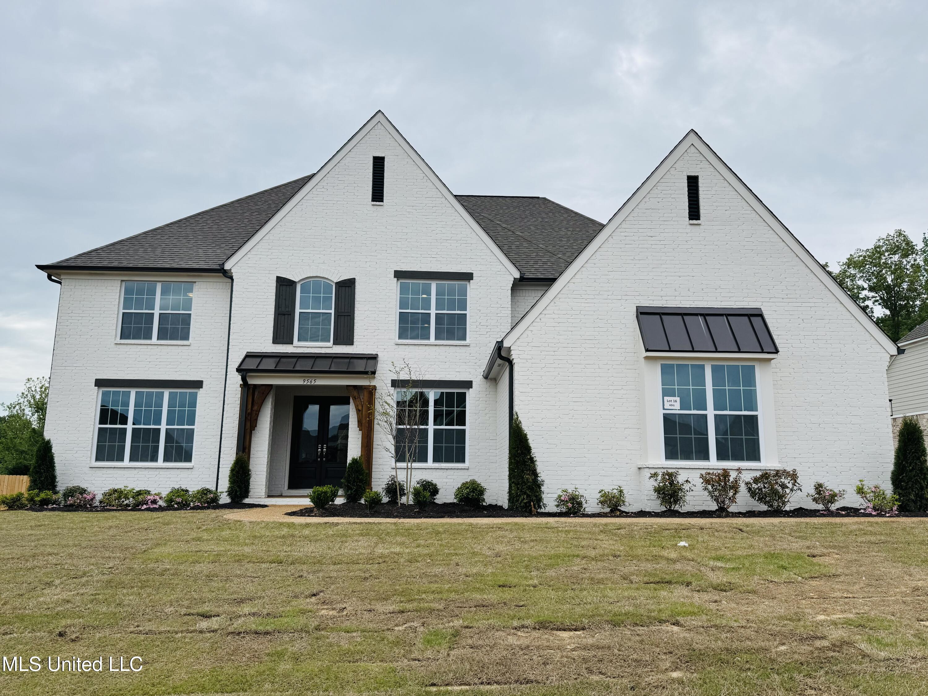 9565 Mcelroy Farms Drive, Olive Branch, Mississippi image 1