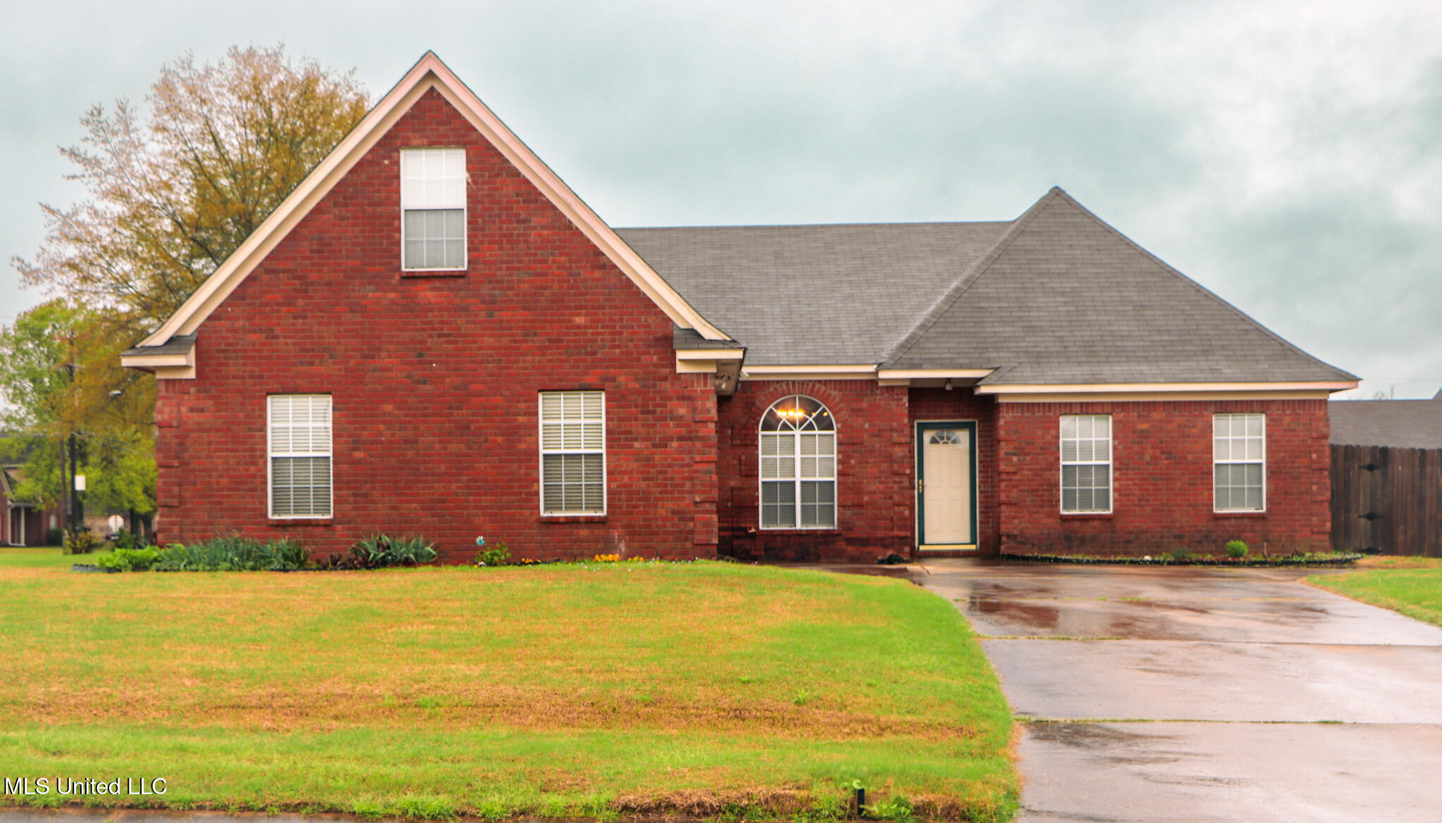 13133 Braybourne Cove Cove, Olive Branch, Mississippi image 1