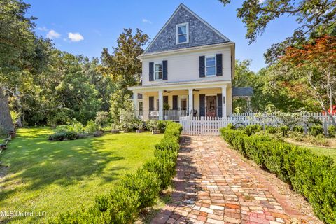 Single Family Residence in Ocean Springs MS 525 Porter Avenue.jpg