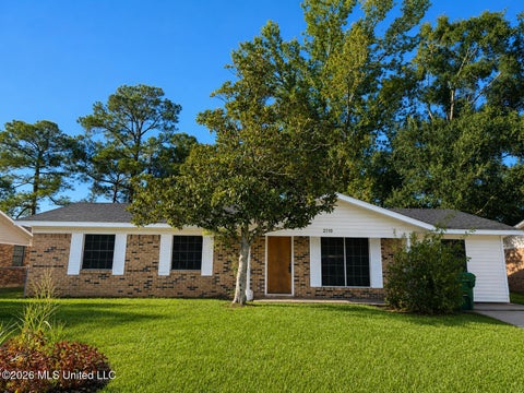 Homes For Sale - 2710 E Angela Circle<br/> Gulfport, MS 39503
