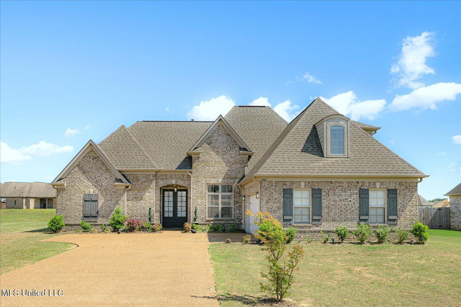 1601 Treestand Road, Southaven, Mississippi image 1