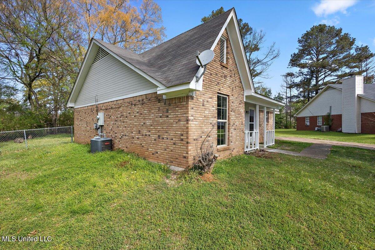 628 David Cove, Jackson, Mississippi image 3