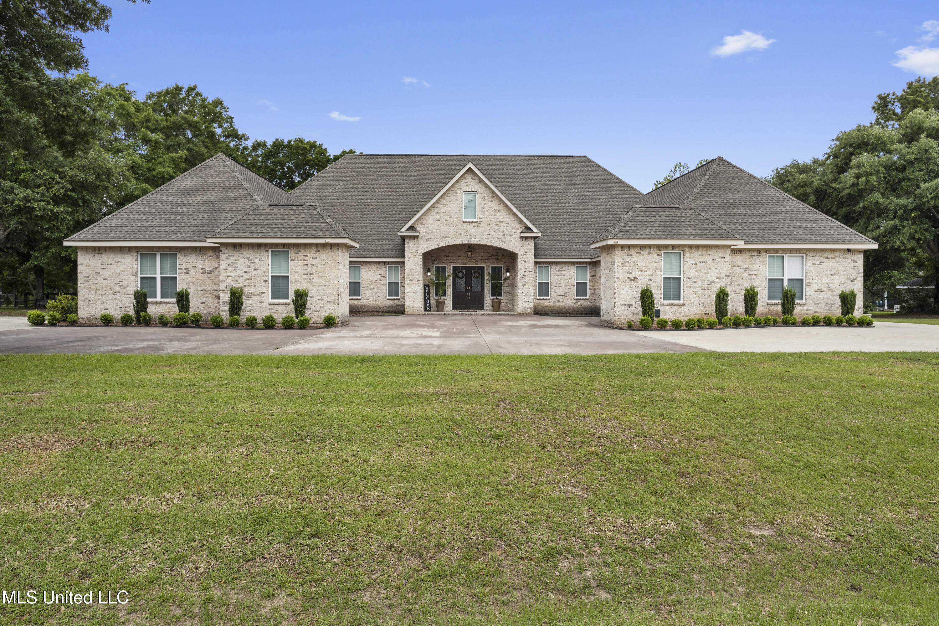 7411 Woodland Drive, Pass Christian, Mississippi image 1