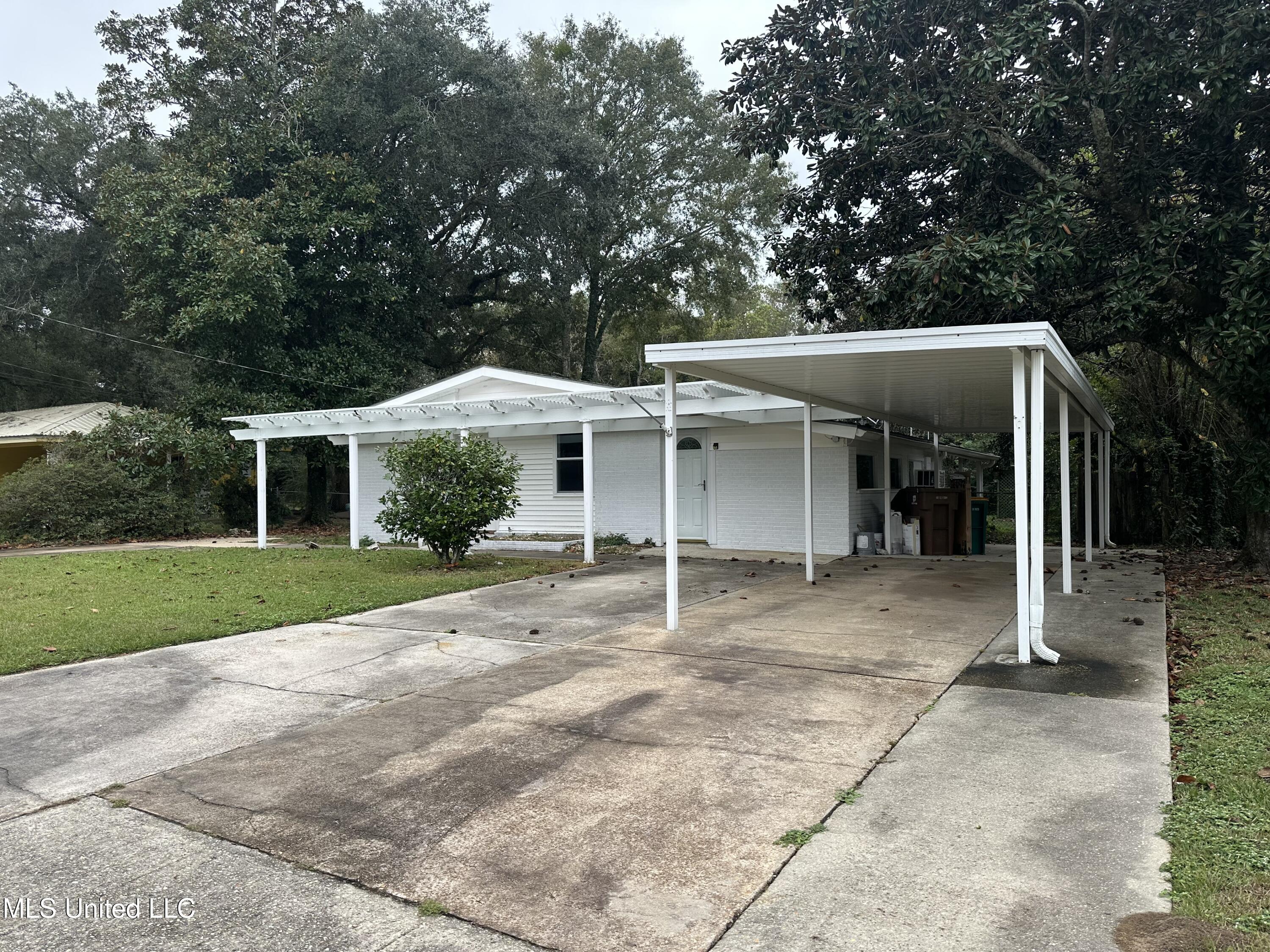 213 Clower Avenue, Long Beach, Mississippi image 2