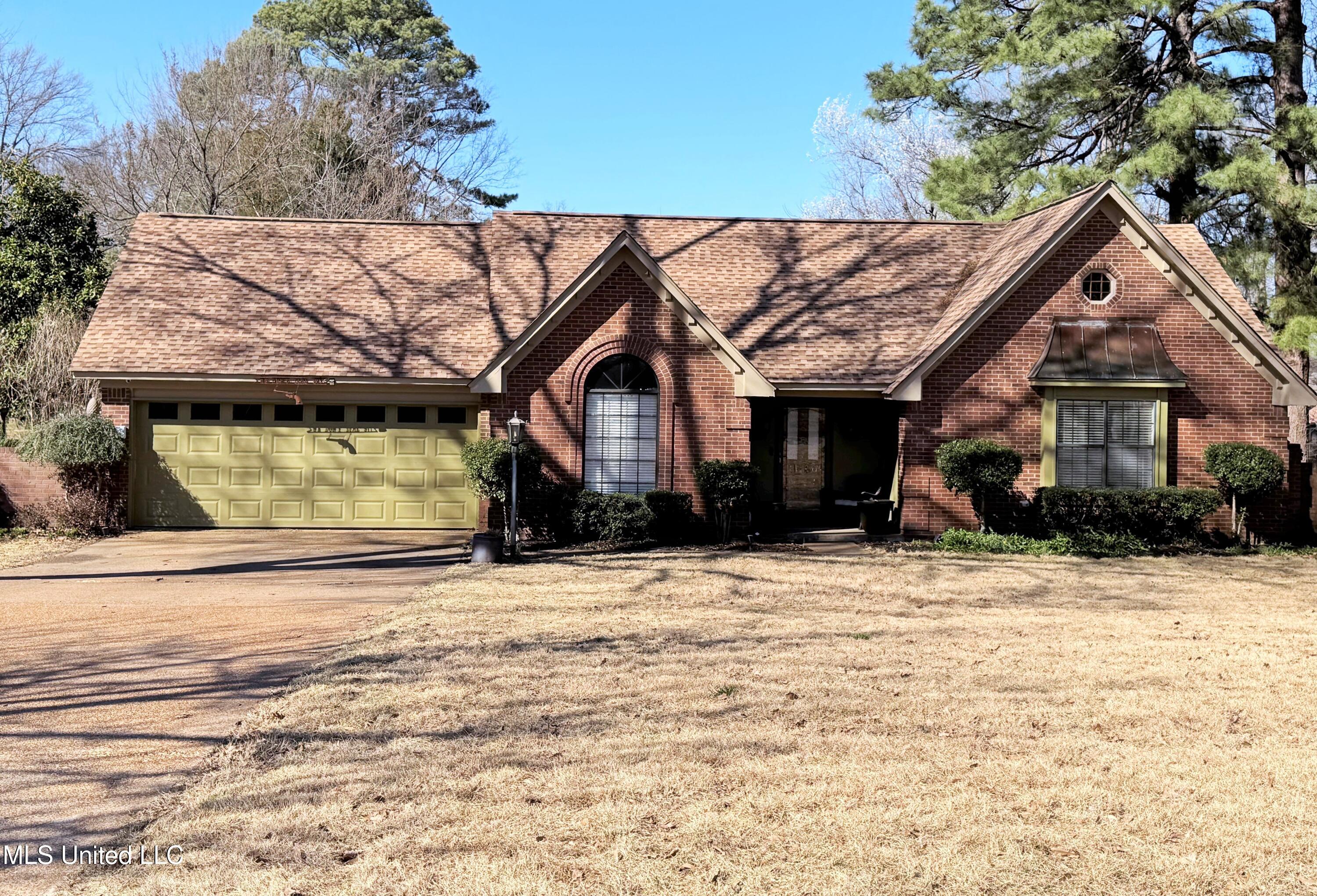 308 E Robinson Street, Hernando, Mississippi image 2
