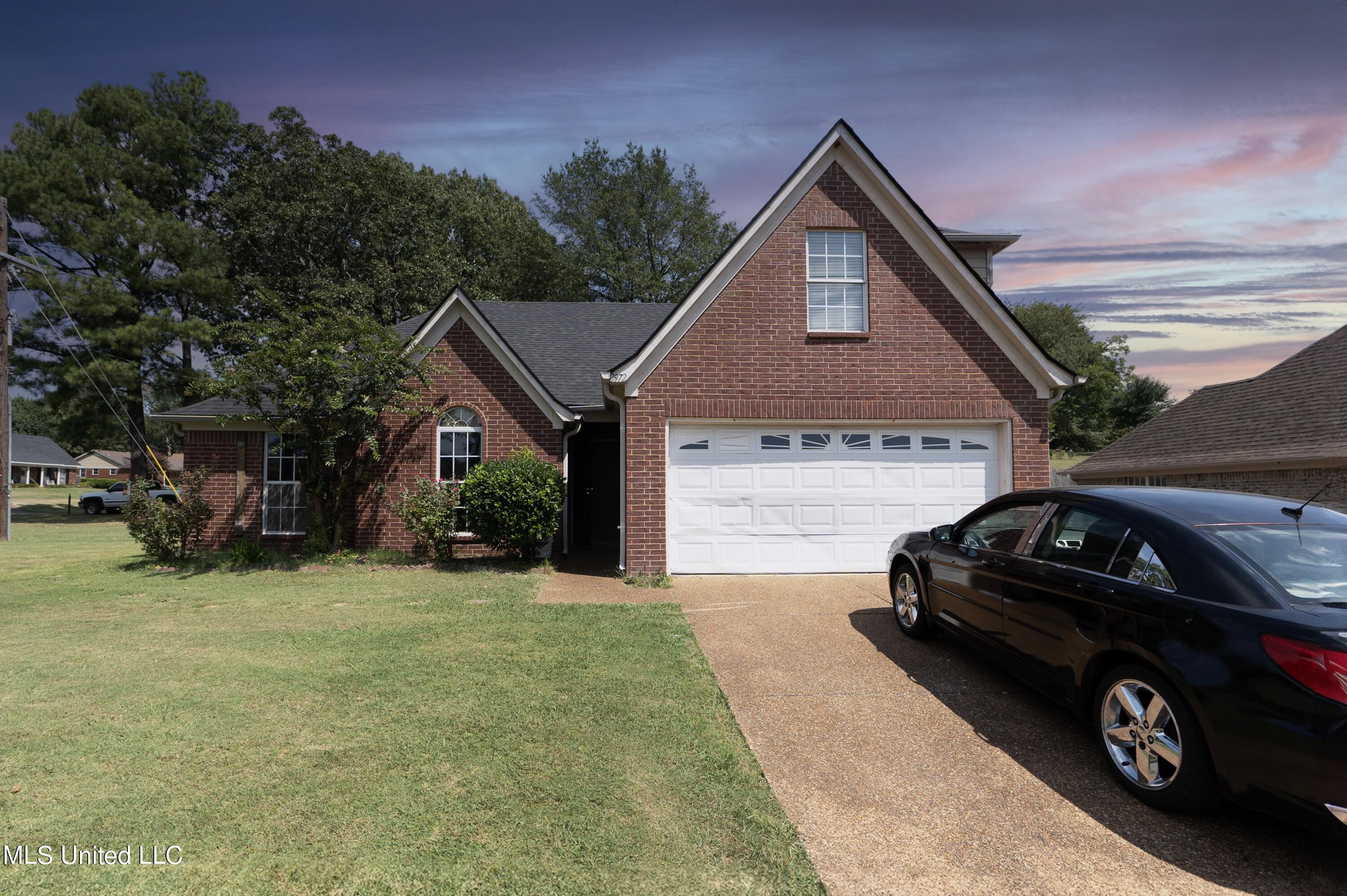 7972 Nathan Sawyer Drive, Southaven, Mississippi image 1