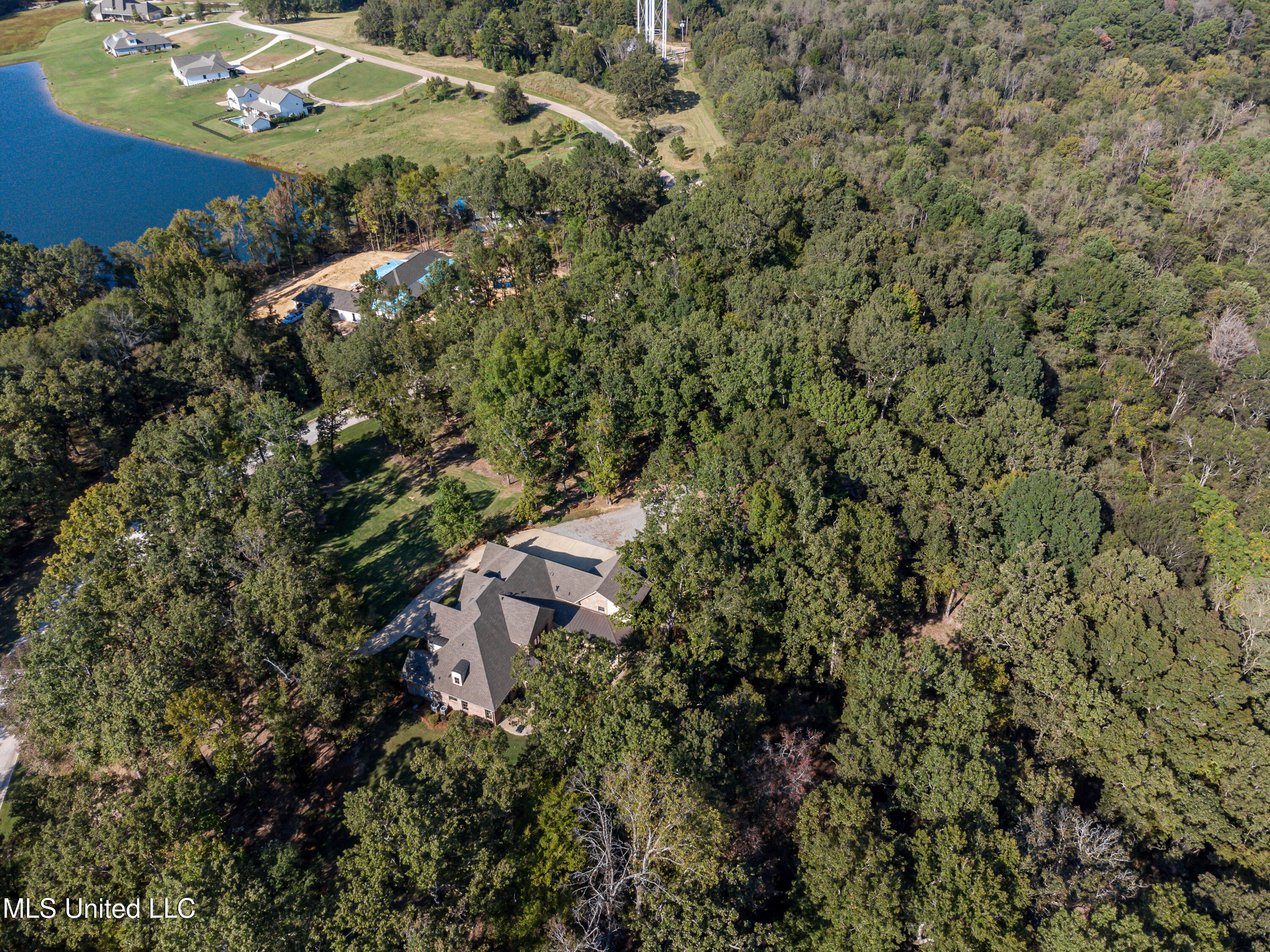 Flora, Mississippi 39071, United States, 5 Bedrooms Bedrooms, ,5 BathroomsBathrooms,Residential,Pending,29076