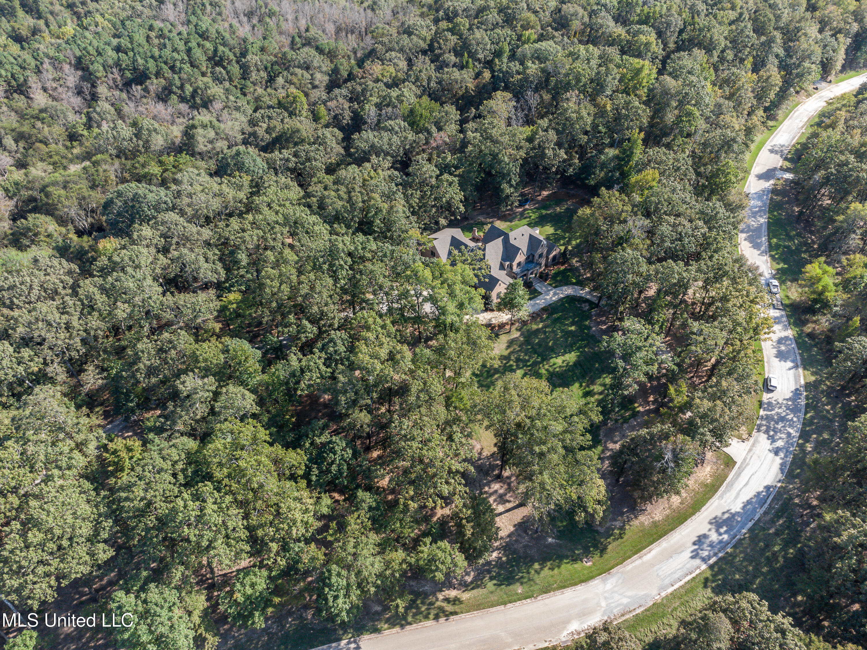 Flora, Mississippi 39071, United States, 5 Bedrooms Bedrooms, ,5 BathroomsBathrooms,Residential,Pending,29076