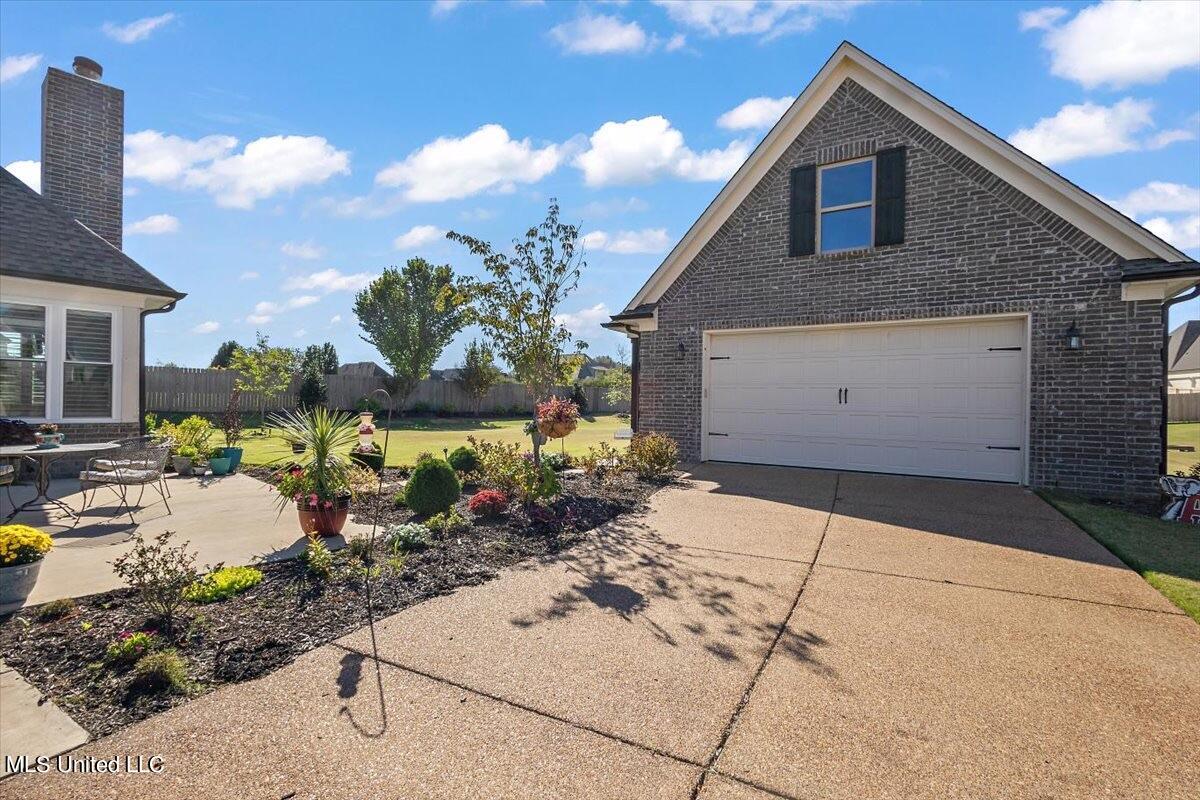 4345 Whisper Trail Drive, Olive Branch, Mississippi image 18