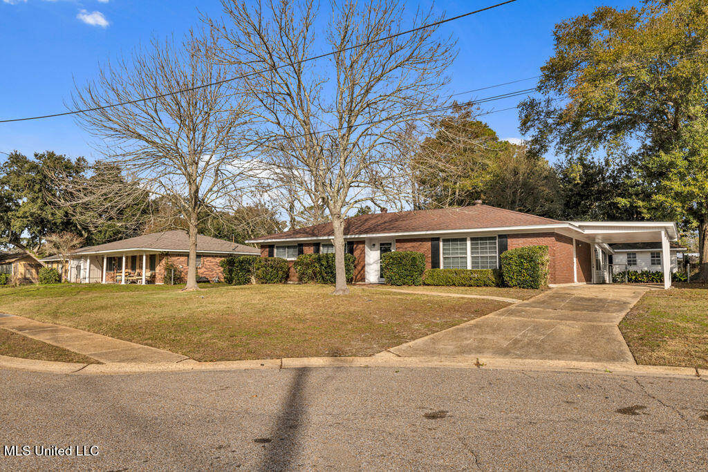 7 Lafayette Place, Gulfport, Mississippi image 4