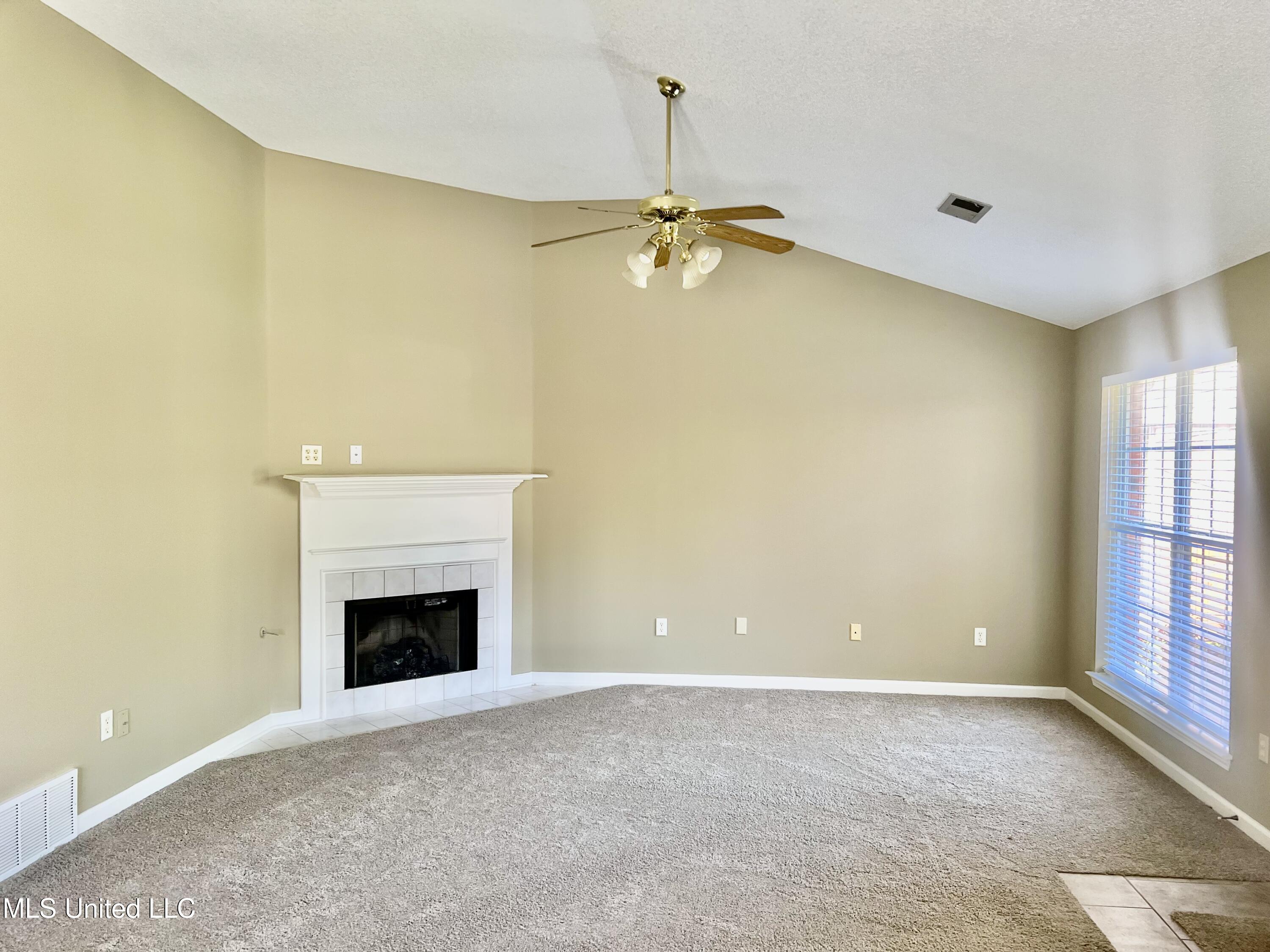 5395 Bradley Drive, Southaven, Mississippi image 8