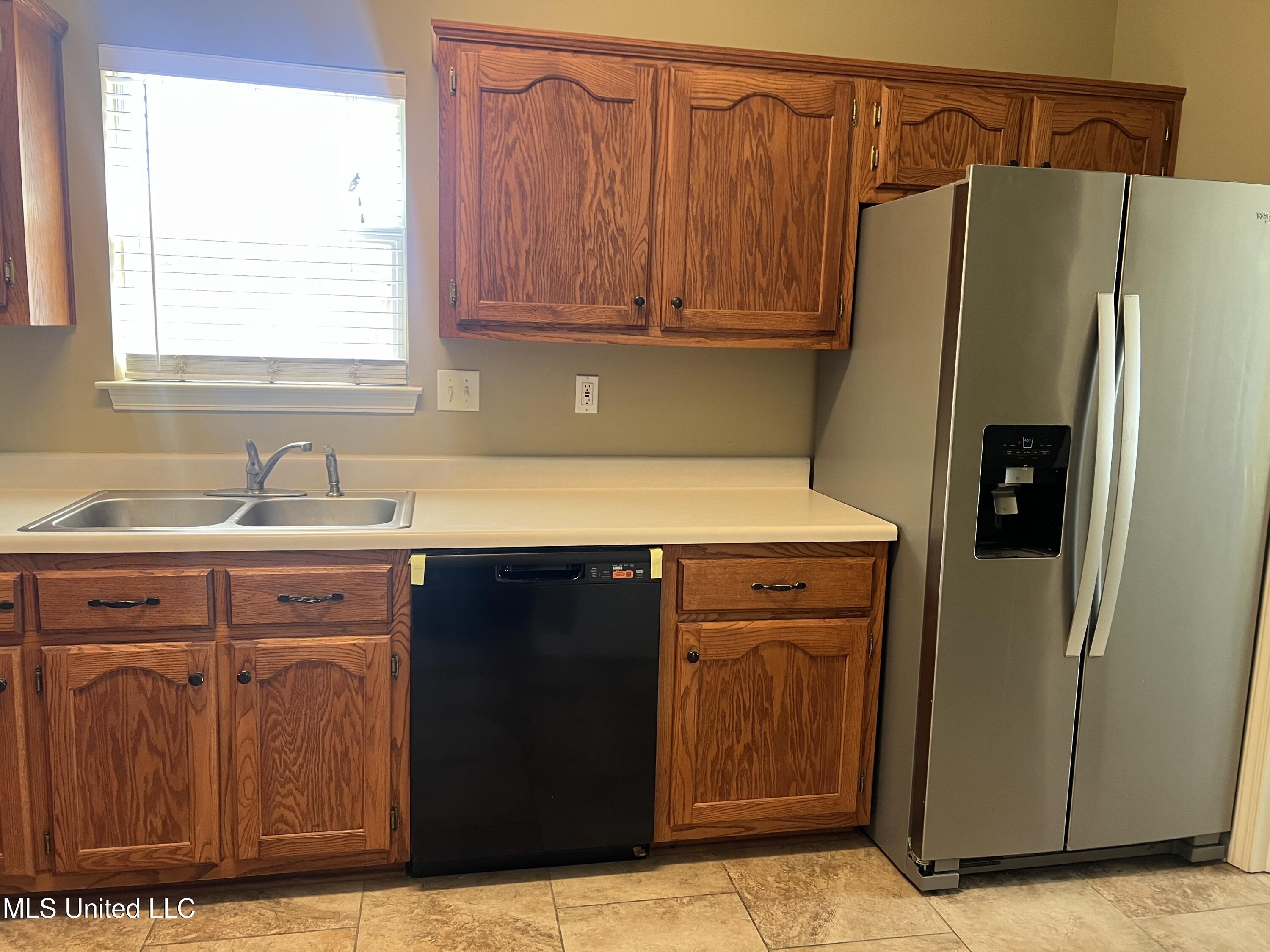 5395 Bradley Drive, Southaven, Mississippi image 12