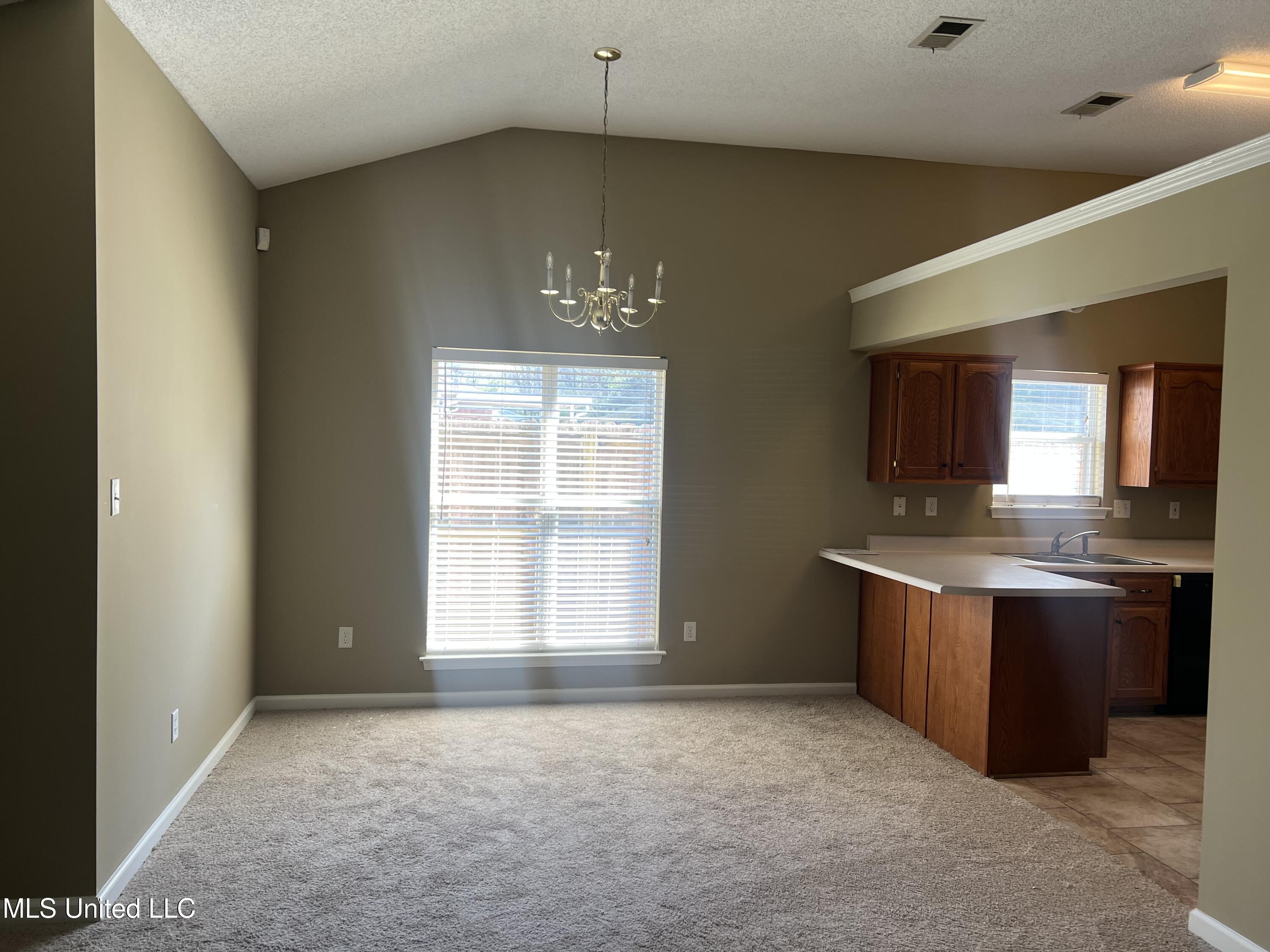 5395 Bradley Drive, Southaven, Mississippi image 9