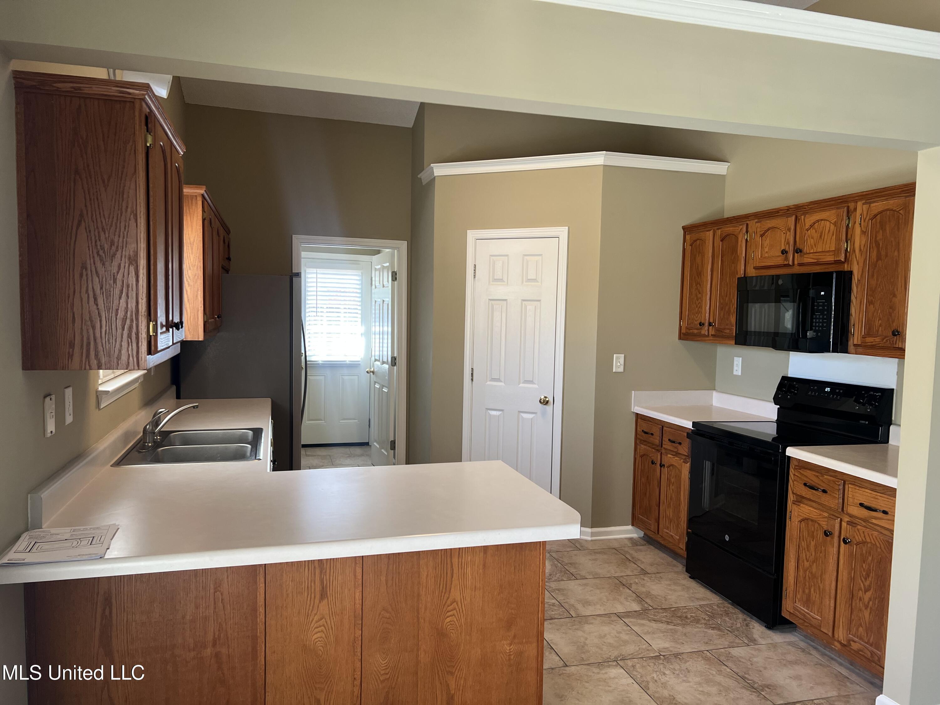 5395 Bradley Drive, Southaven, Mississippi image 11
