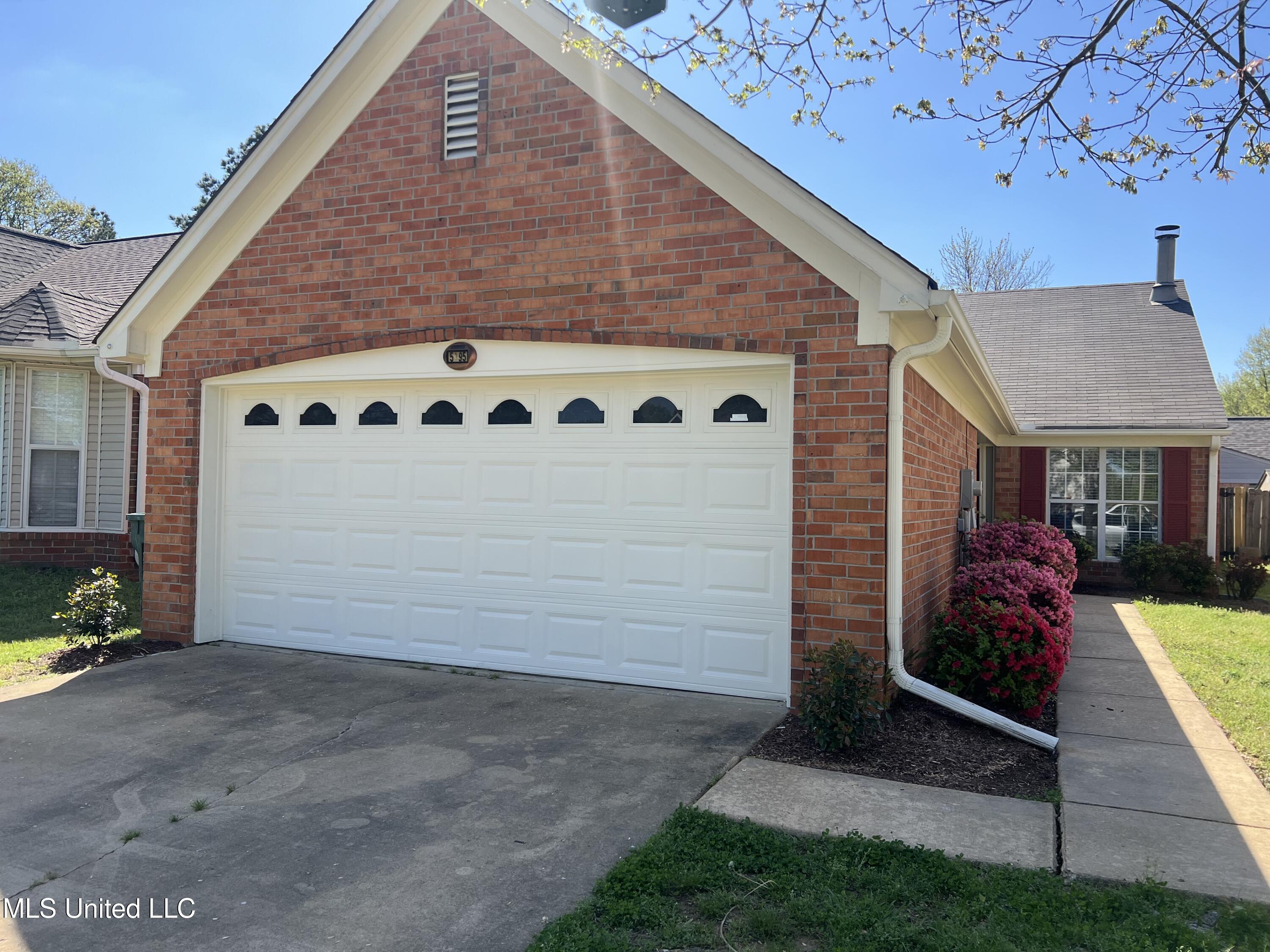 5395 Bradley Drive, Southaven, Mississippi image 2