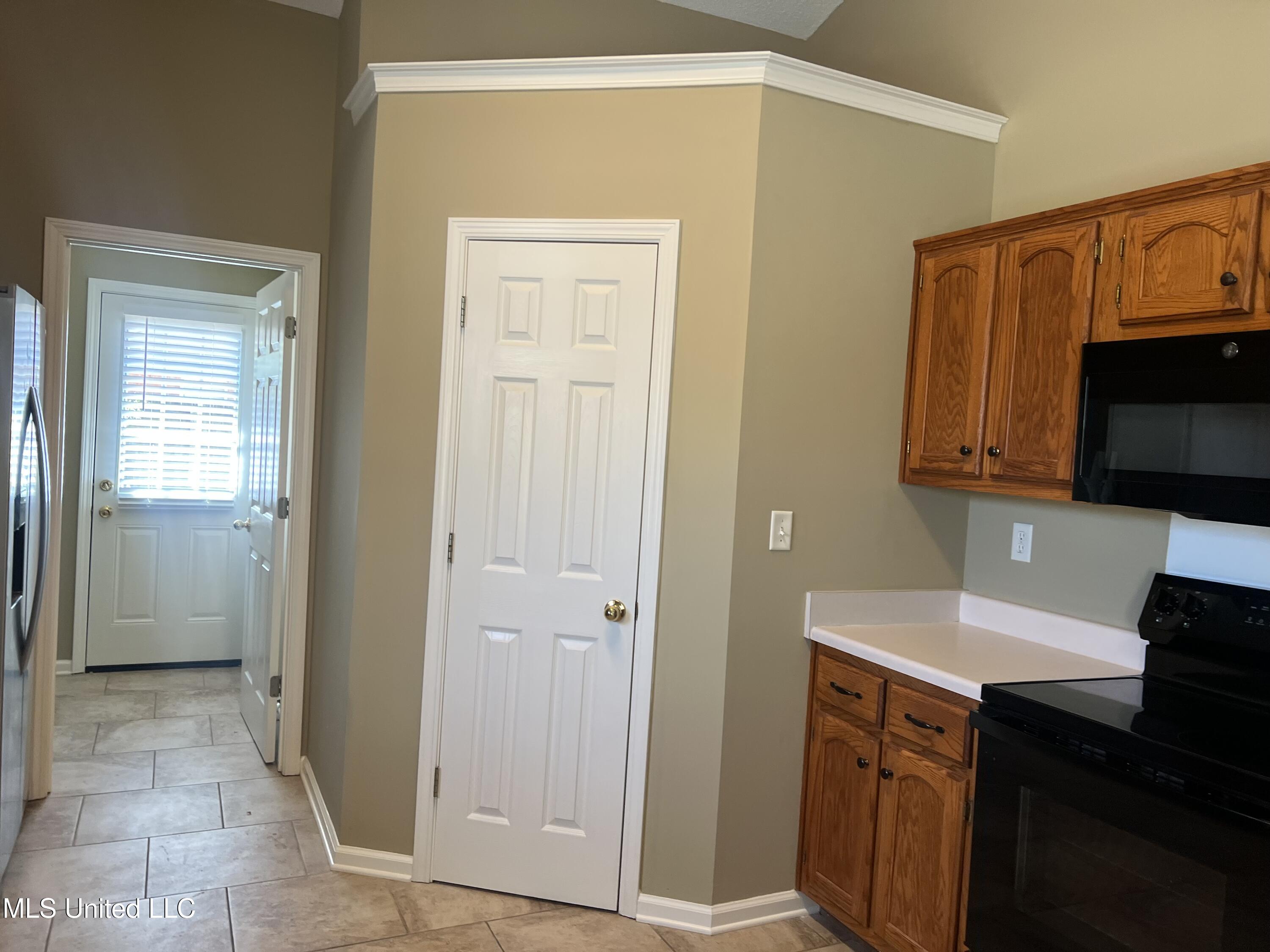 5395 Bradley Drive, Southaven, Mississippi image 13