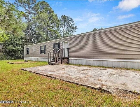 Mobile Home For Sale - 7716 Dahlia Drive<br/> Gautier, MS 39553