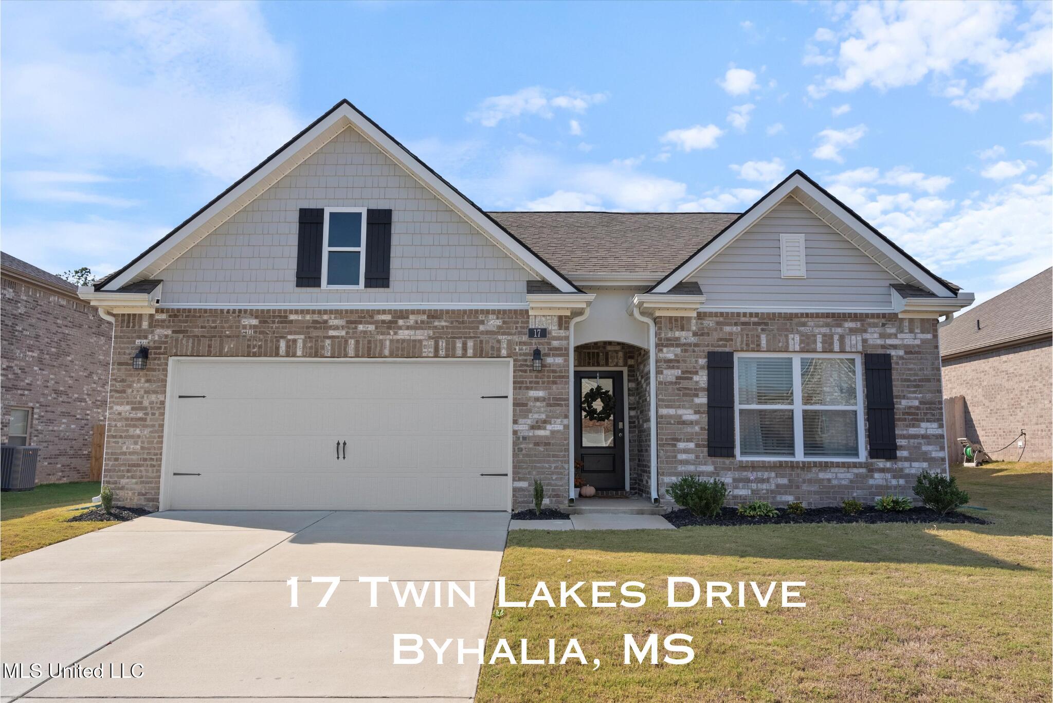 17 Twin Lakes Drive, Byhalia, Mississippi image 1