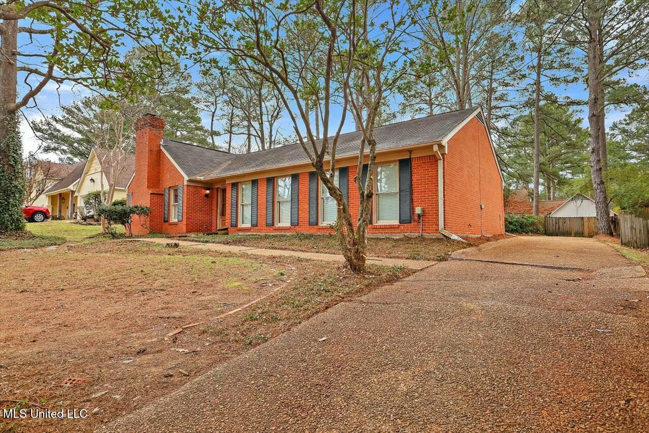 1507 Northlake Circle, Jackson, Mississippi image 2