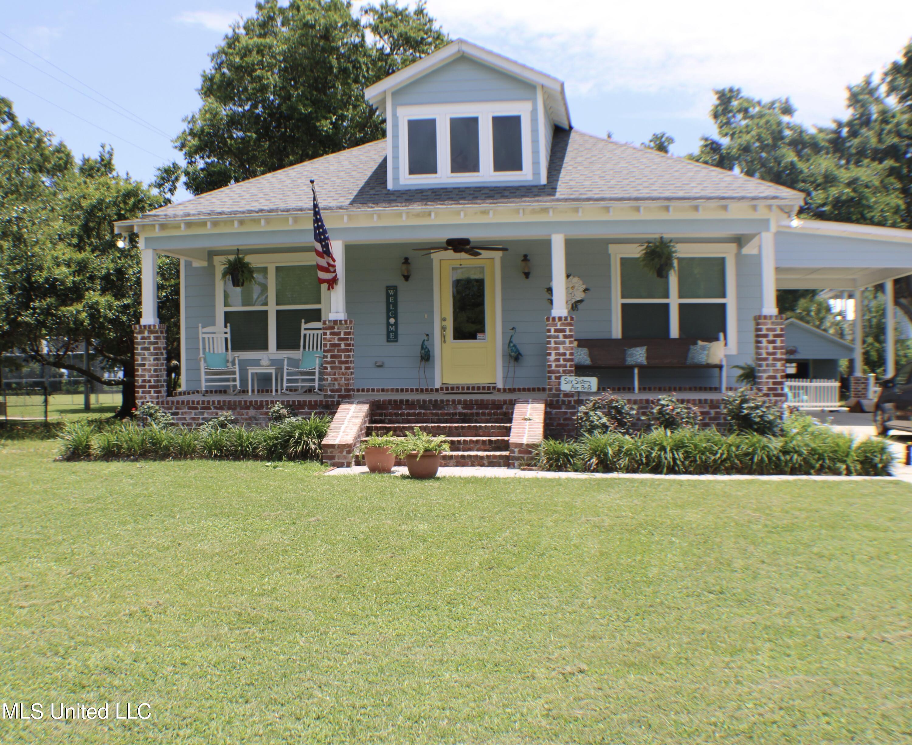 605 Magnolia Street, Long Beach, Mississippi image 1