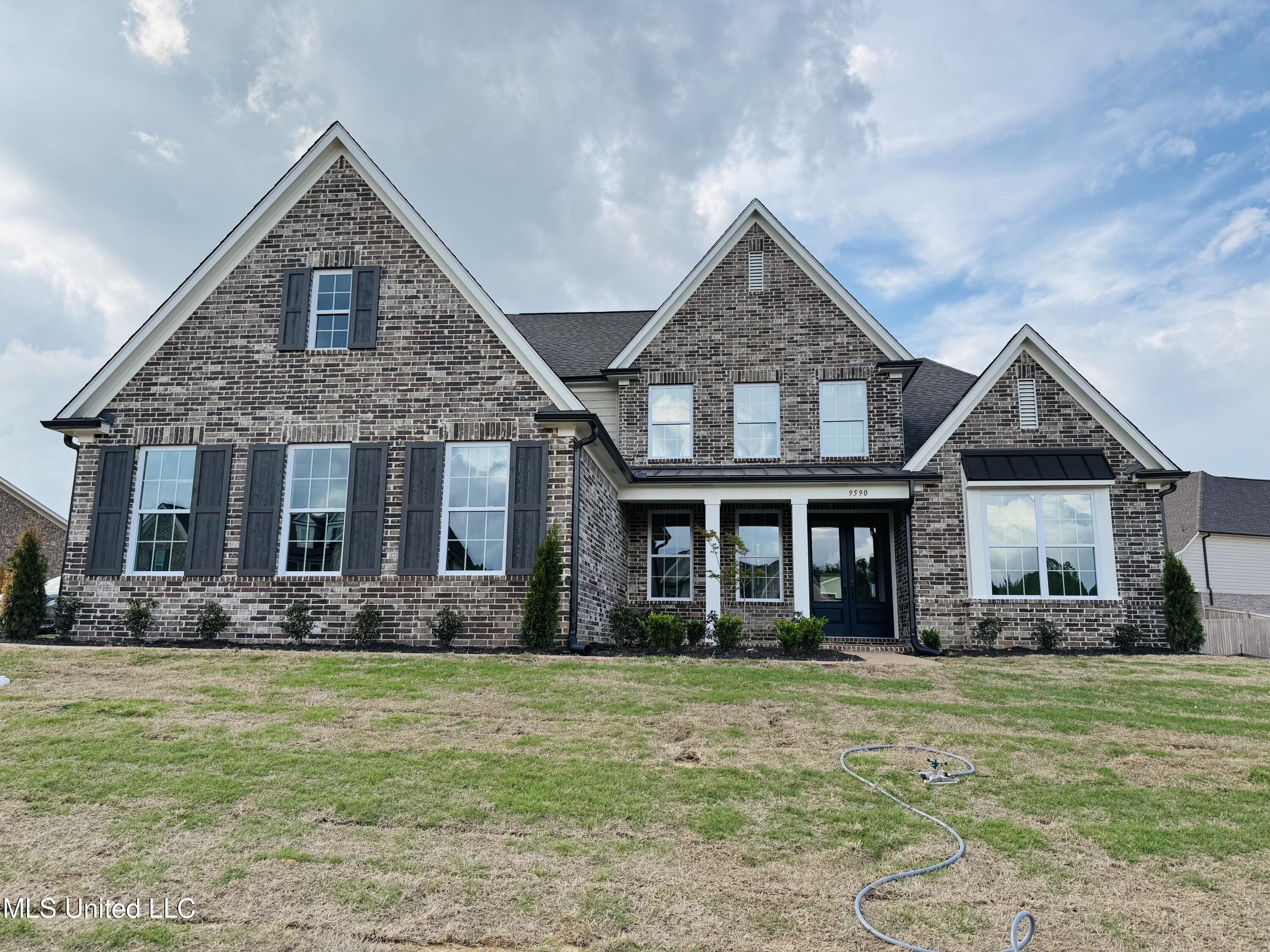 9590 Mcelroy Farms Drive, Olive Branch, Mississippi image 1