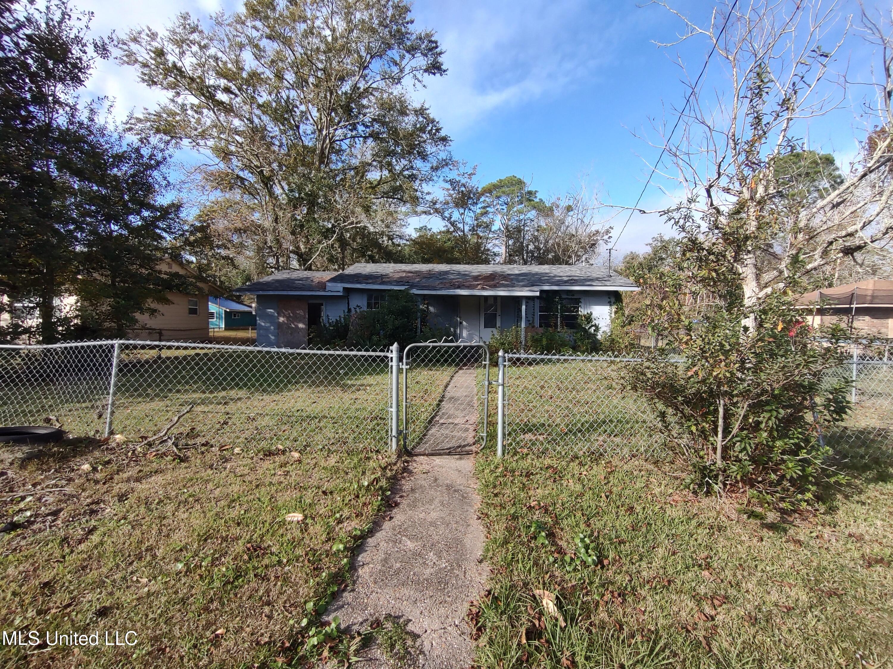 4513 Pine Street, Moss Point, Mississippi image 1