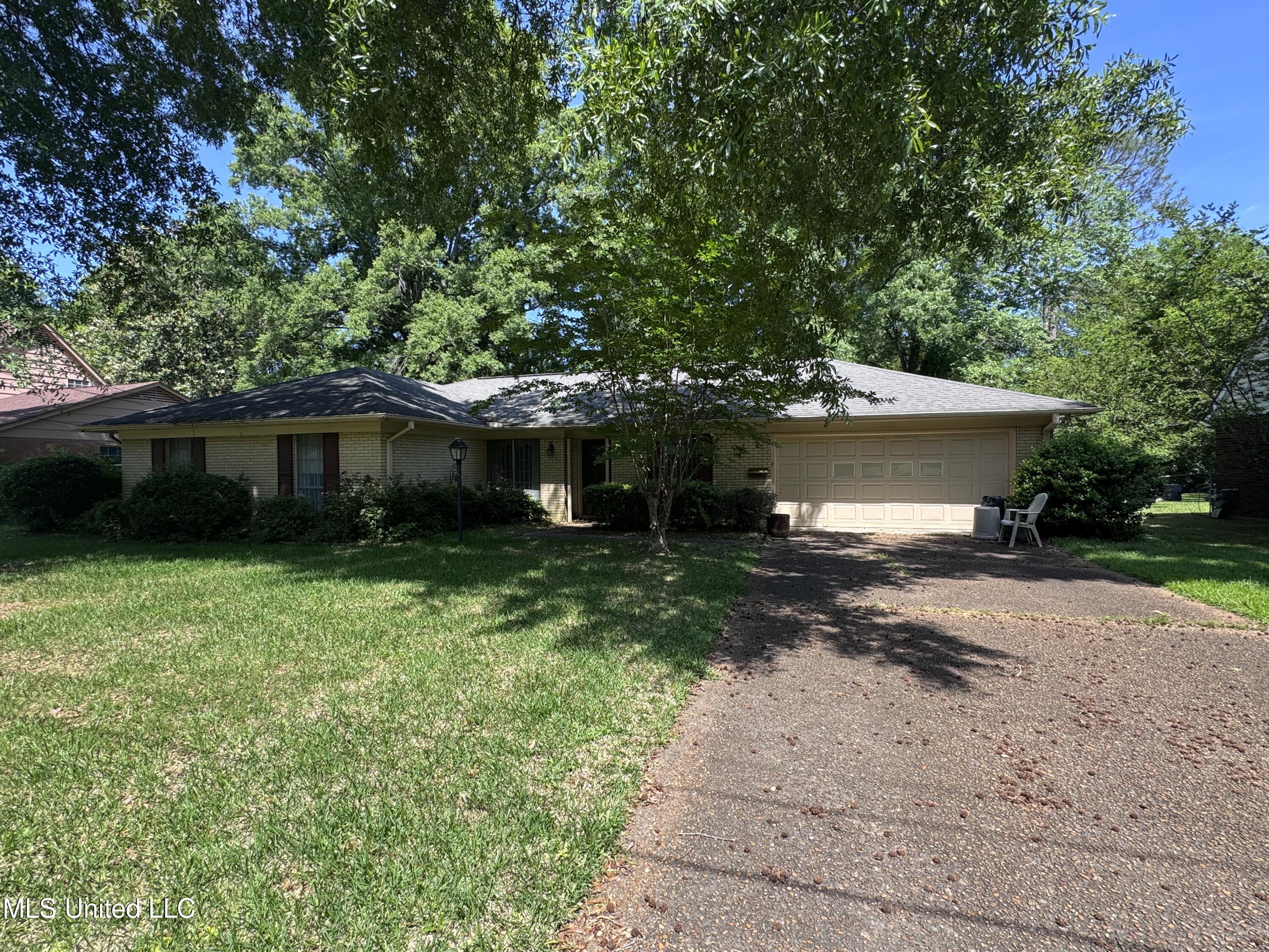5120 Shirlwood Drive, Jackson, Mississippi image 1