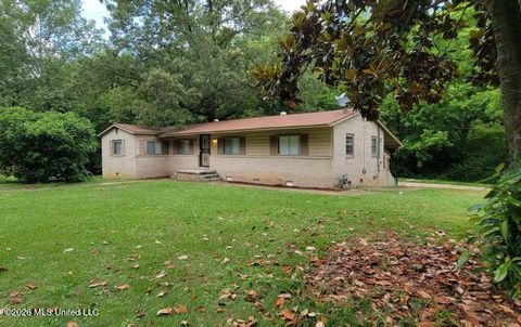 Homes For Sale - 175 Chatham Drive<br/> Holly Springs, MS 38635