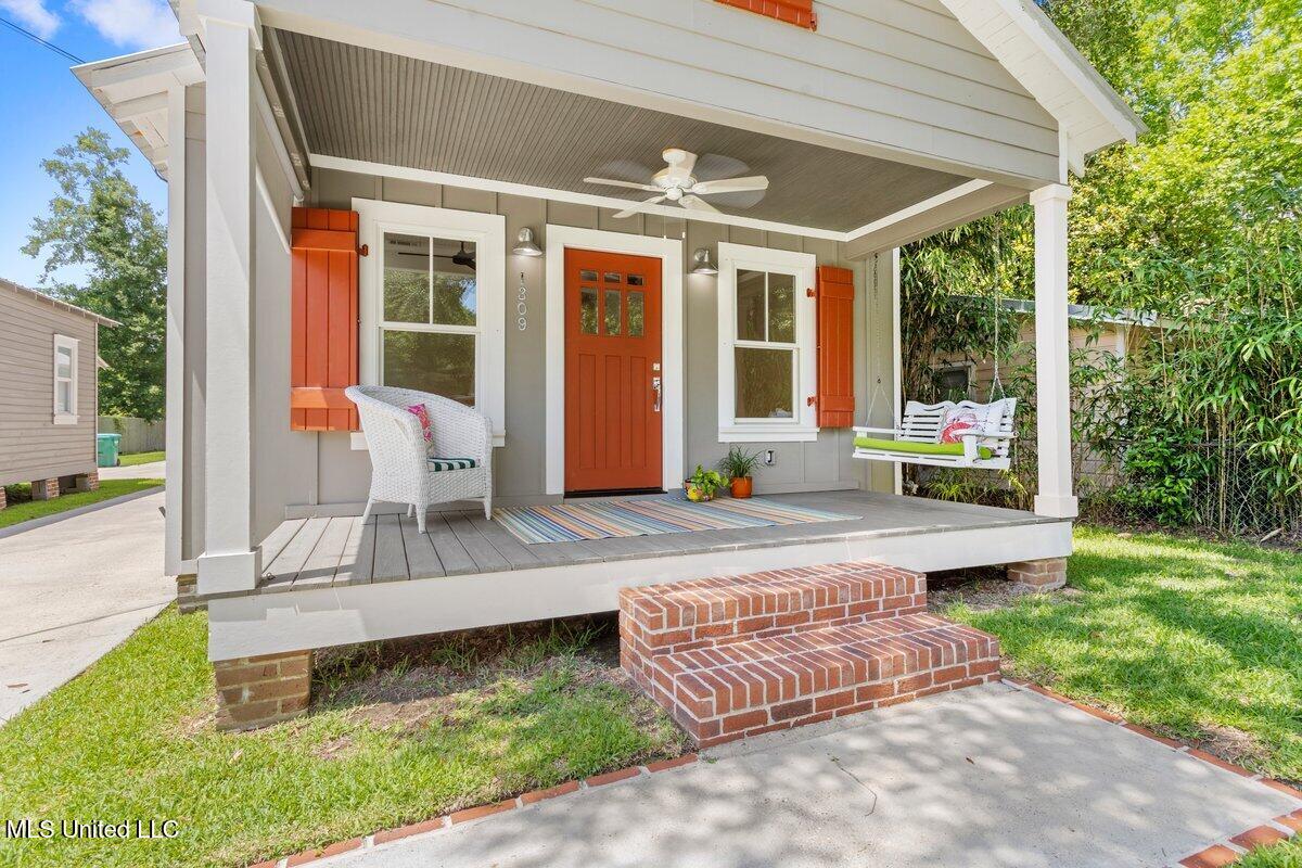 1309 Bowen Avenue, Ocean Springs, Mississippi image 2