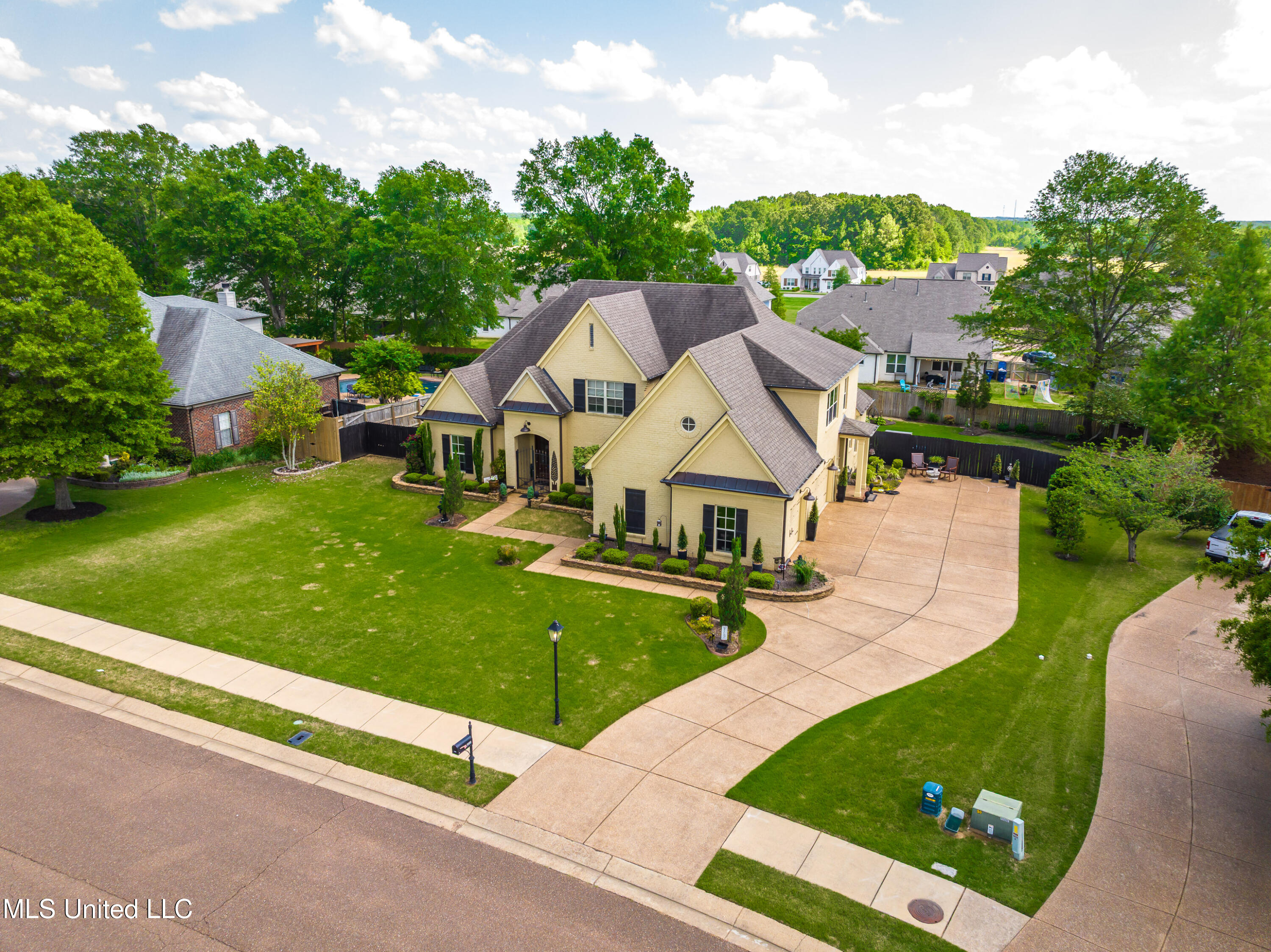 13881 Sycamore Creek Cove, Olive Branch, Mississippi image 3
