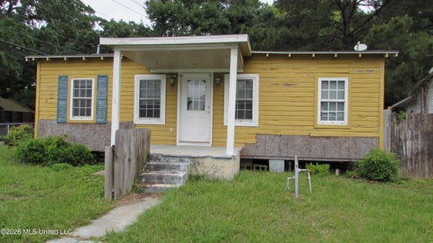 Homes For Sale - 303 Myrtle Street<br/> Gulfport, MS 39507