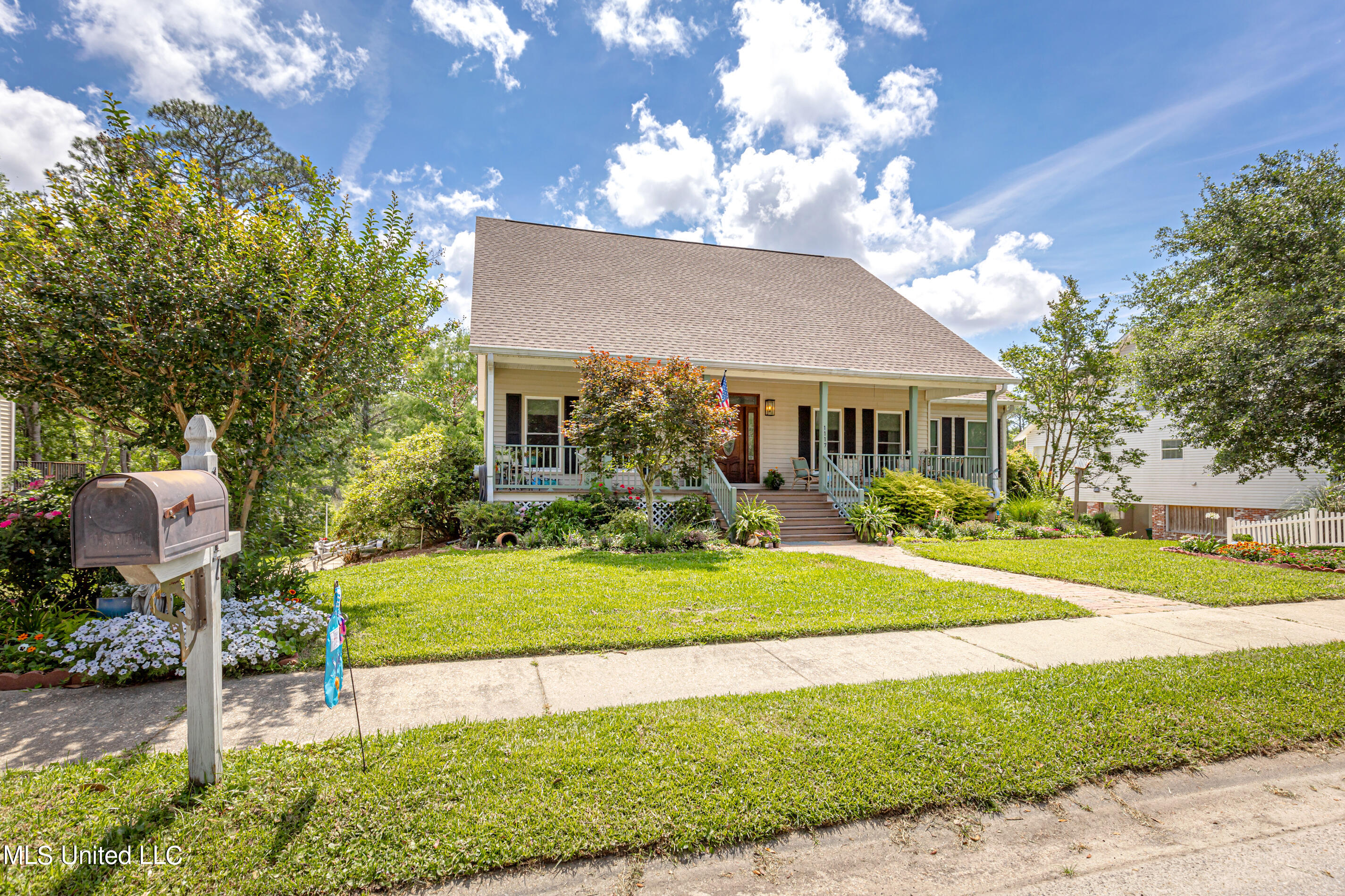 1117 Halstead Bayou Drive, Ocean Springs, Mississippi image 3