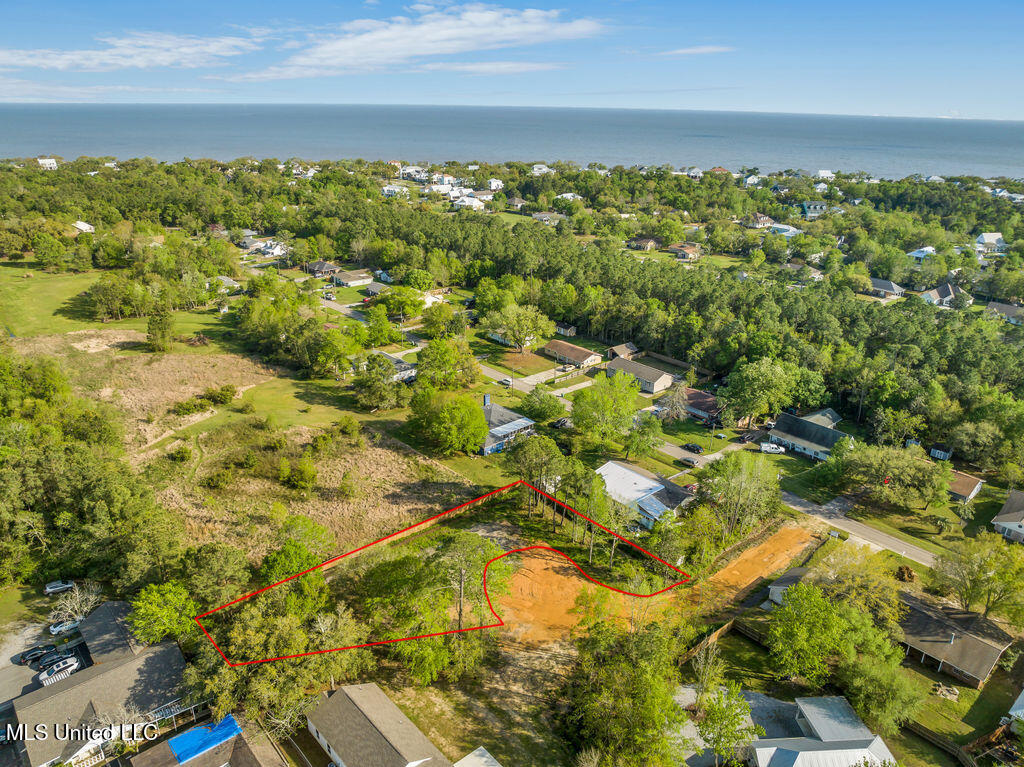 Chantilly Terrace, Bay Saint Louis, Mississippi image 4